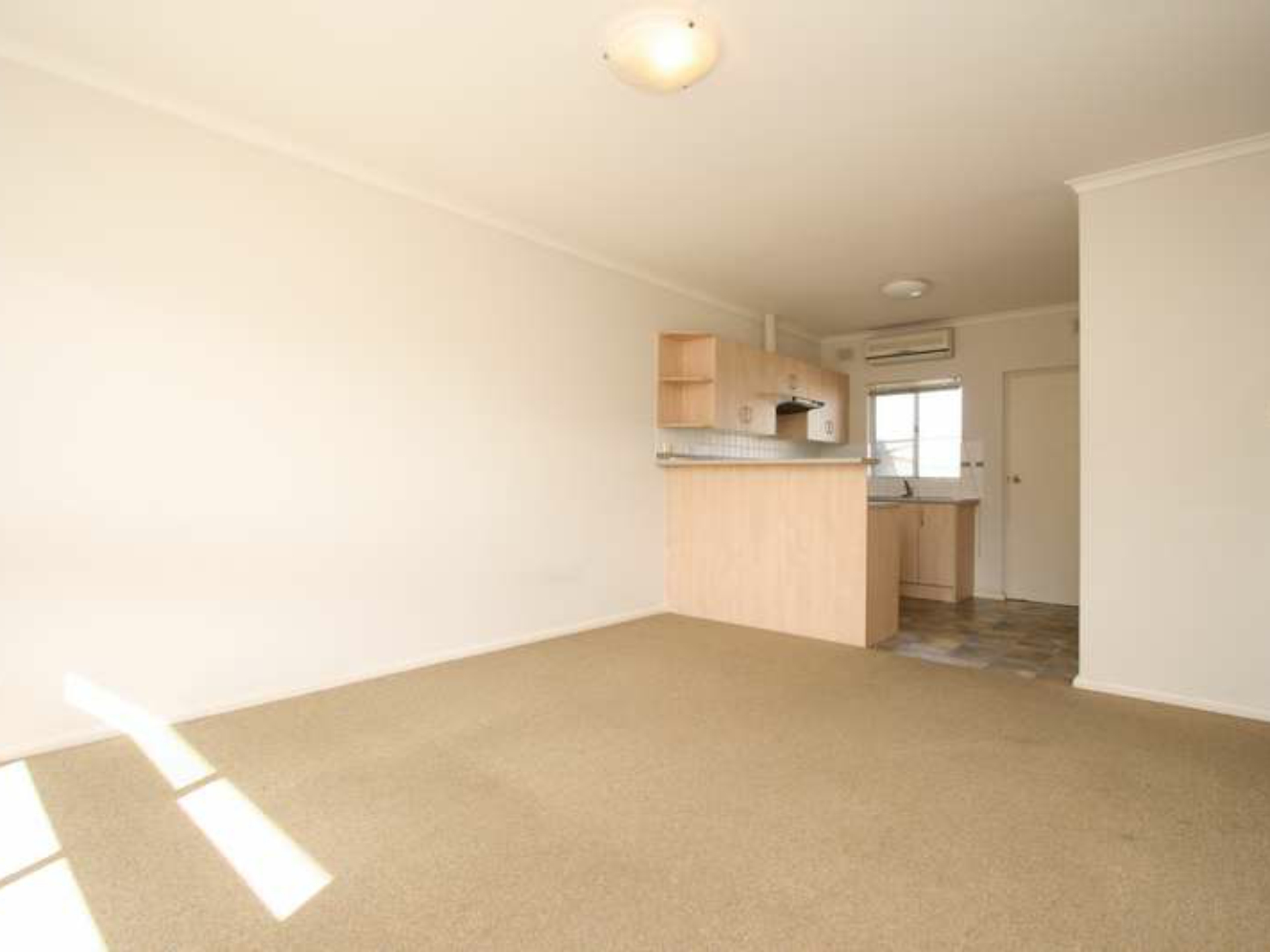 20/2 Bach Crescent, SEATON