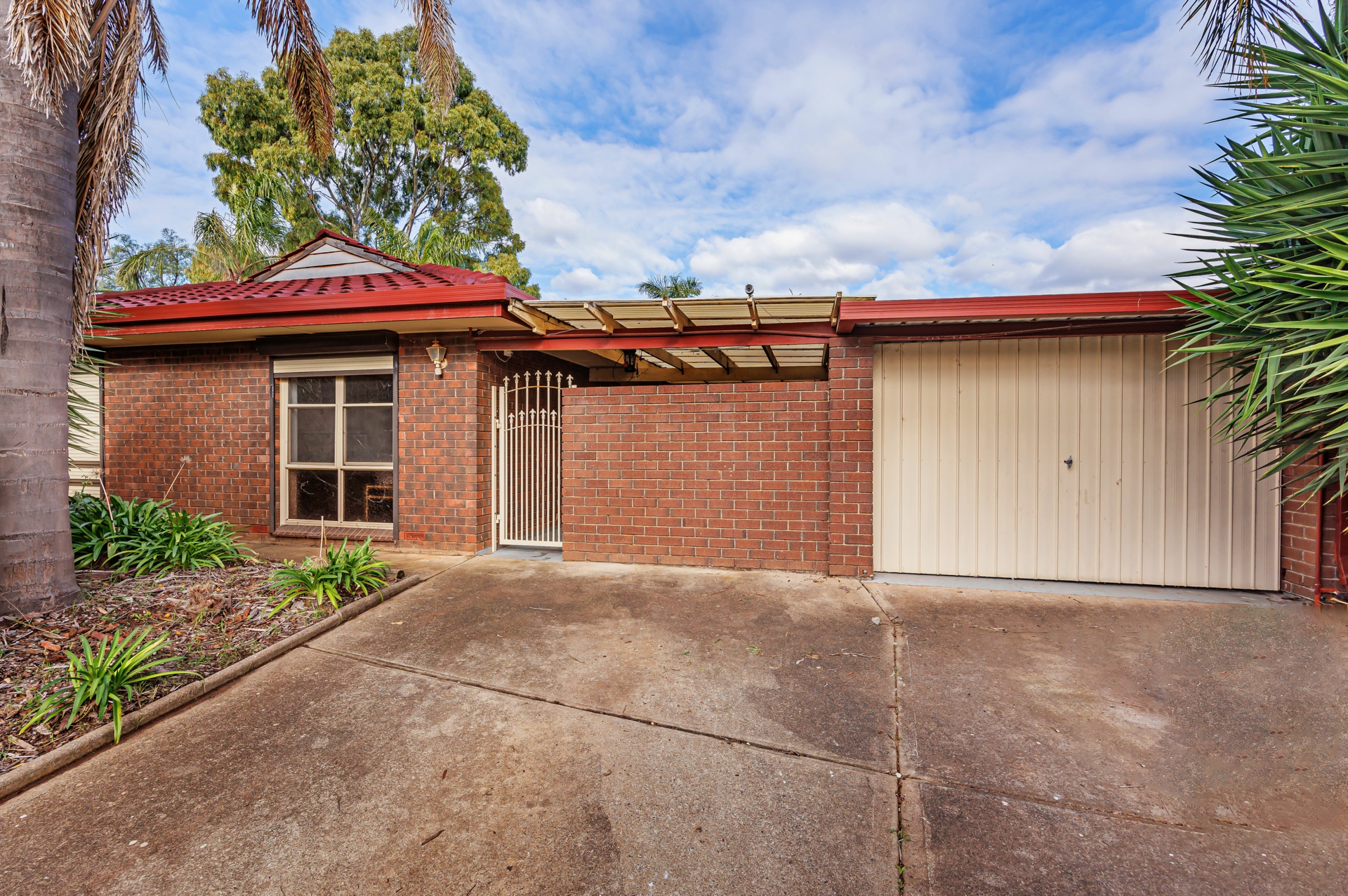 22 Waitara Court Morphett Vale SA