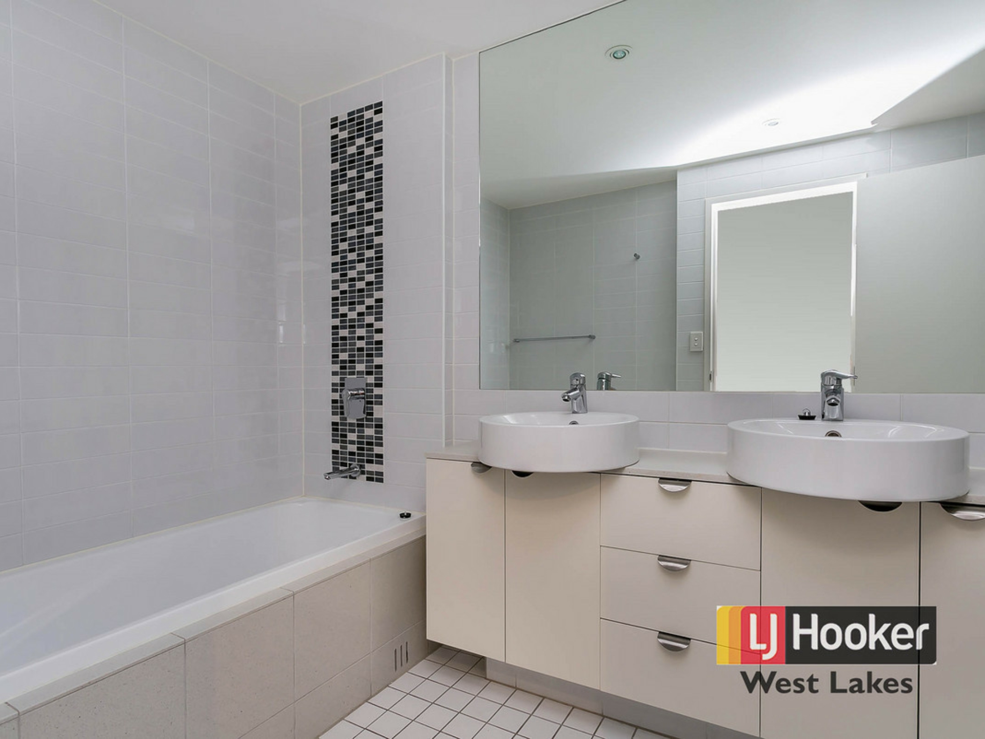 602/19 Holdfast Promenade, GLENELG