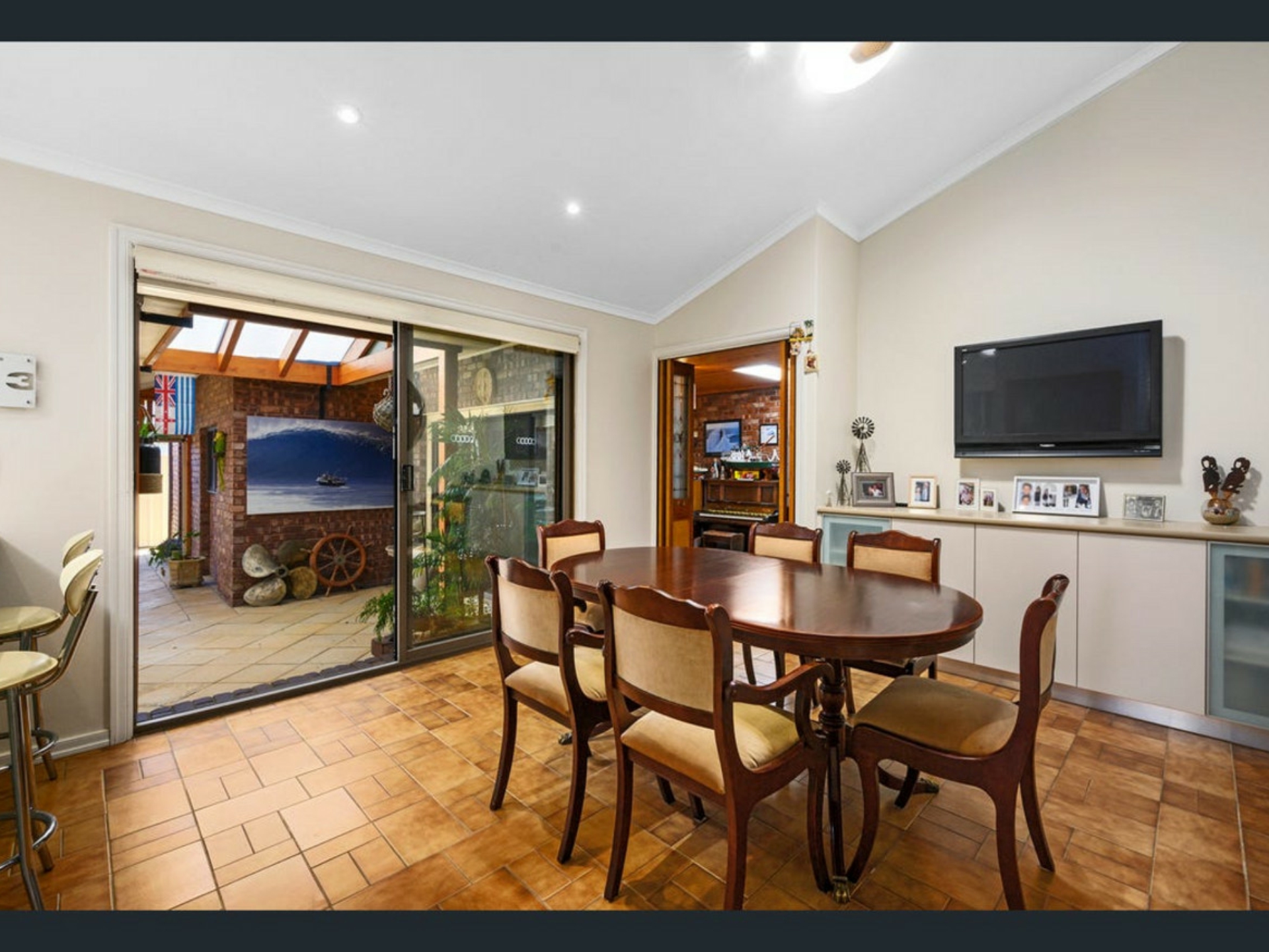 1 Nolan Place, WEST LAKES SHORE