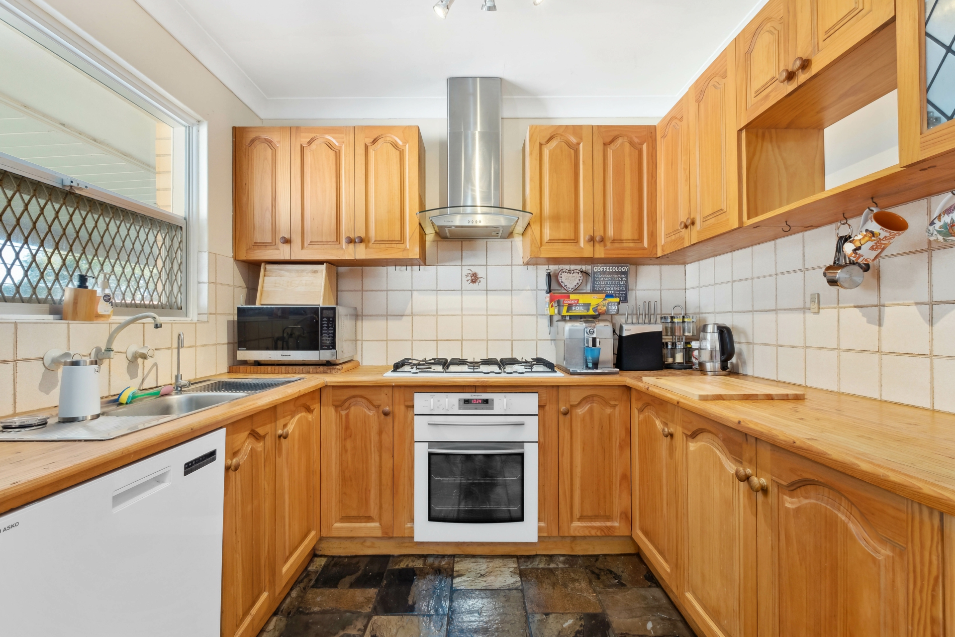 41 Arnold Drive, HACKHAM