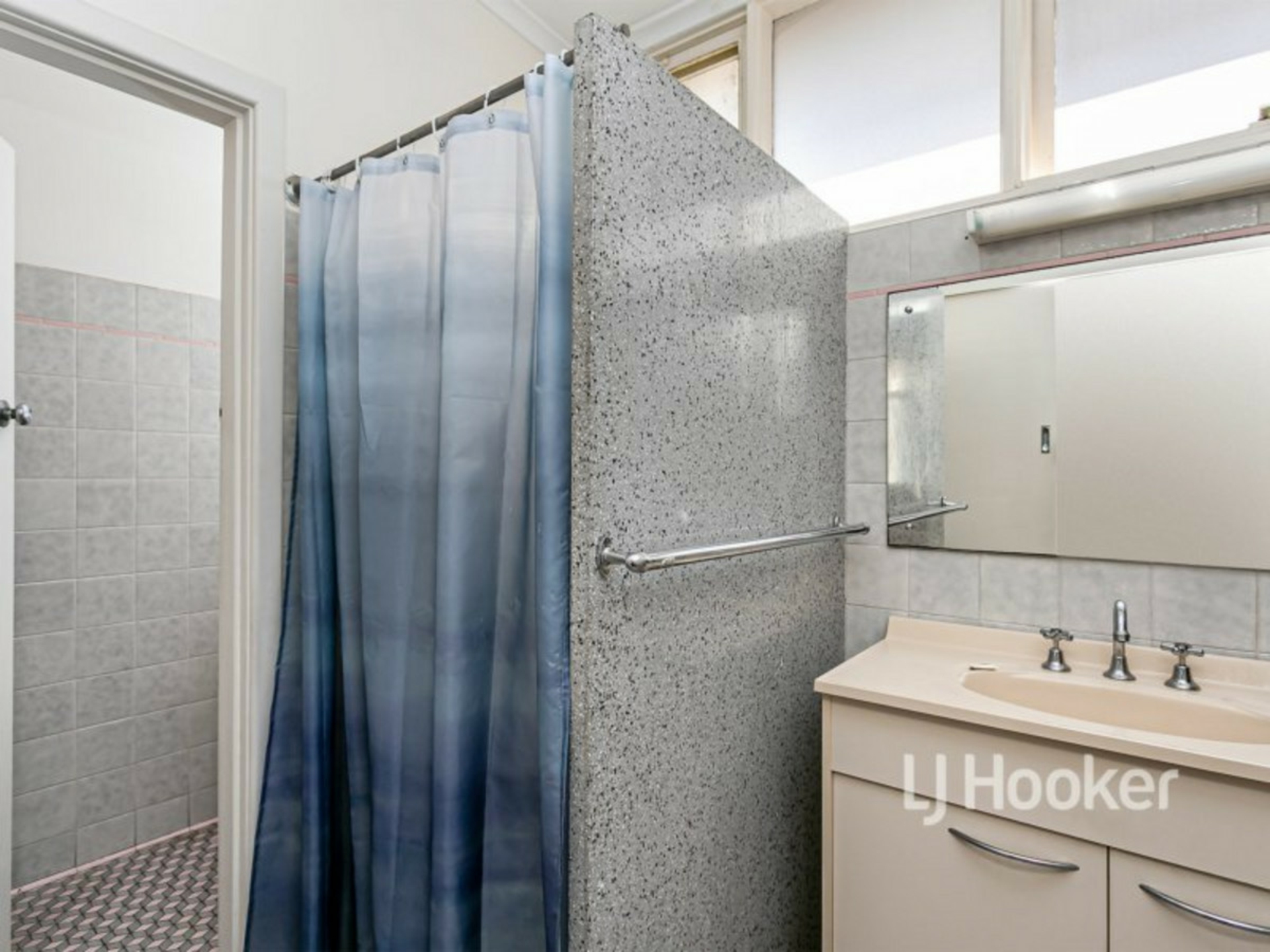 8/52 Seaview Road, WEST BEACH