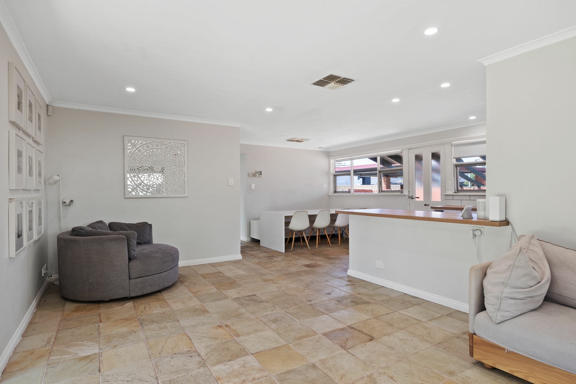 9 Drysdale Court, WEST LAKES SHORE