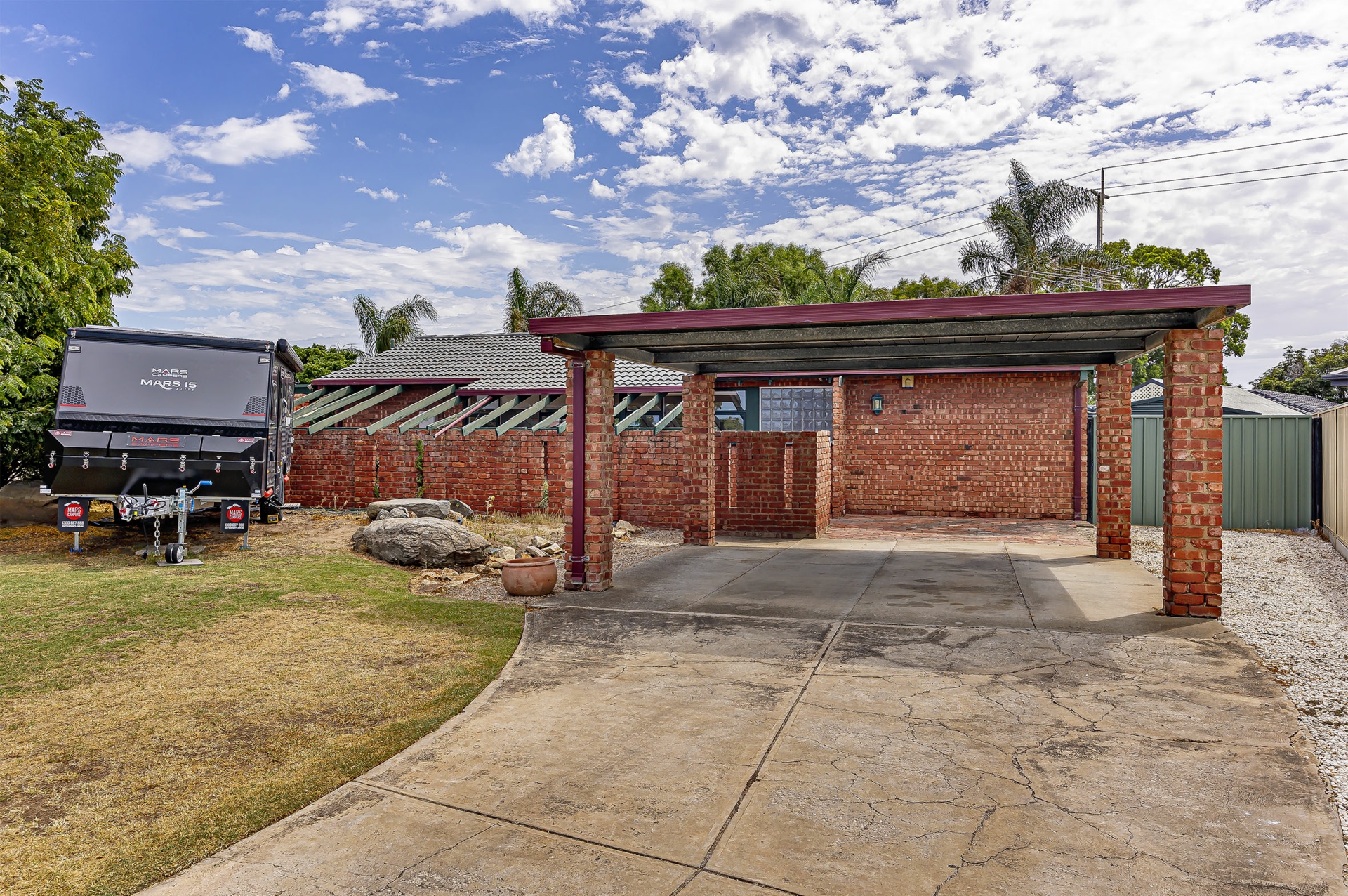 9 Drysdale Court, WEST LAKES SHORE