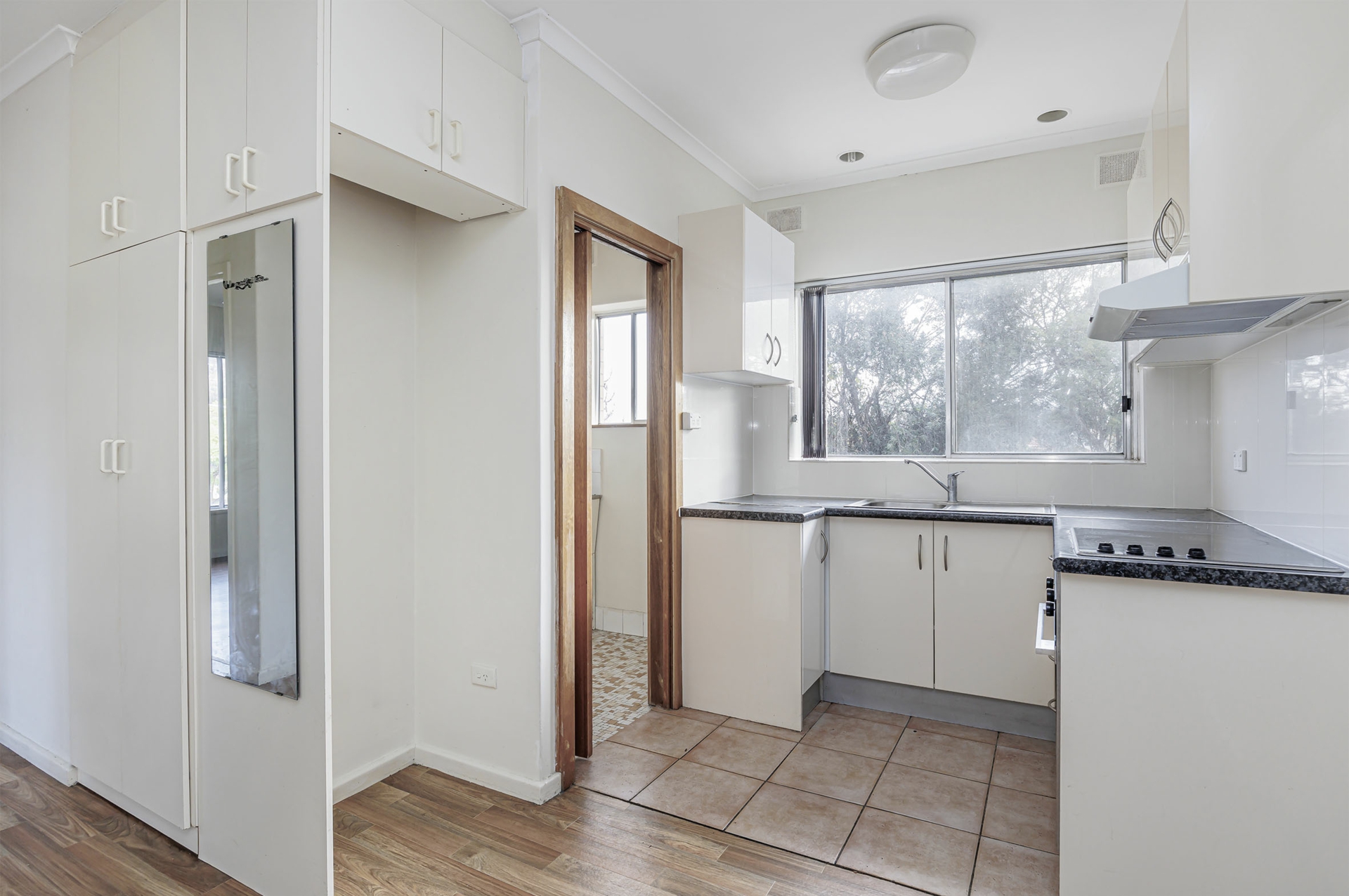 2/14 Montrose Avenue, SEATON