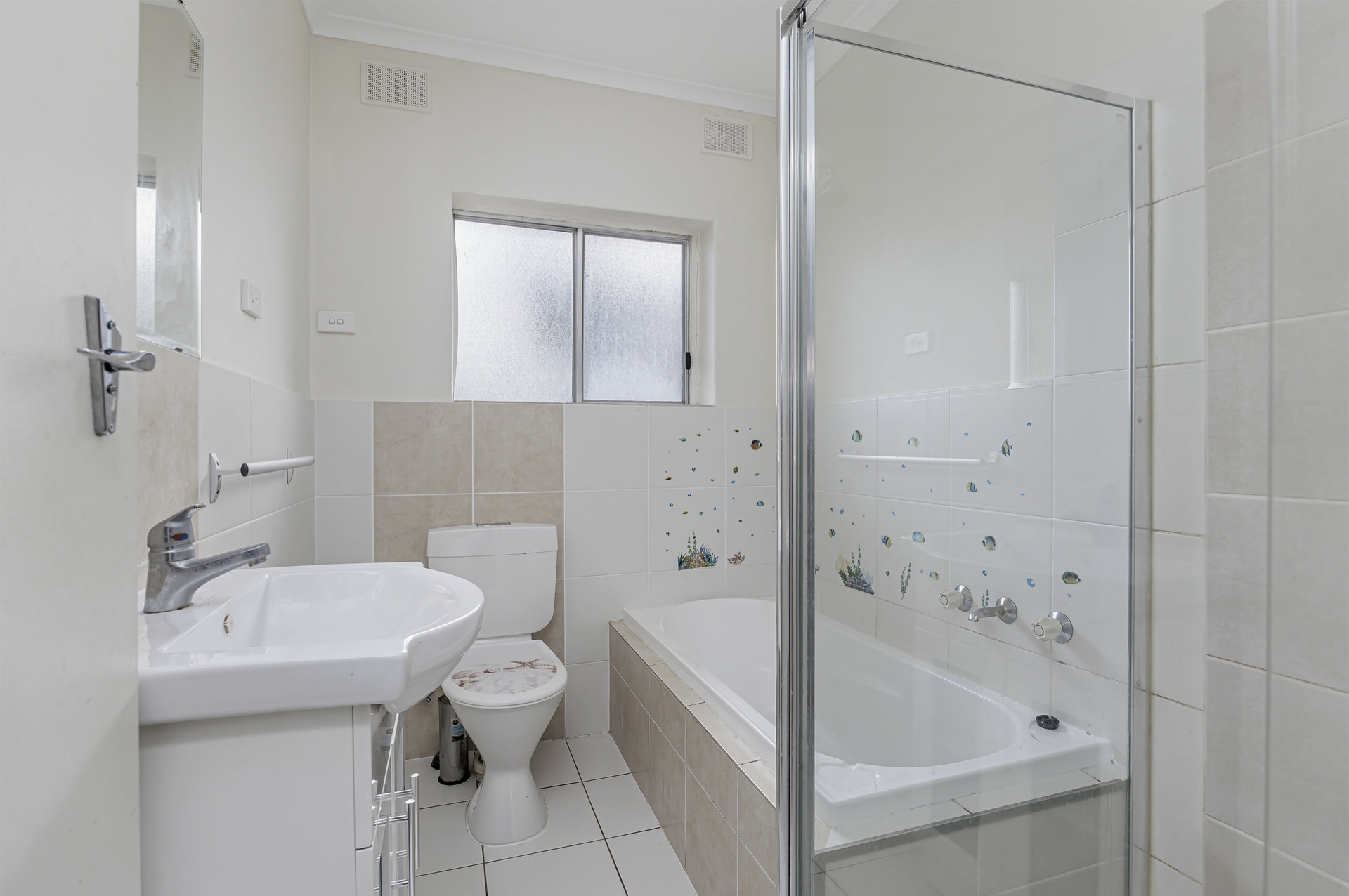 2/14 Montrose Avenue, SEATON