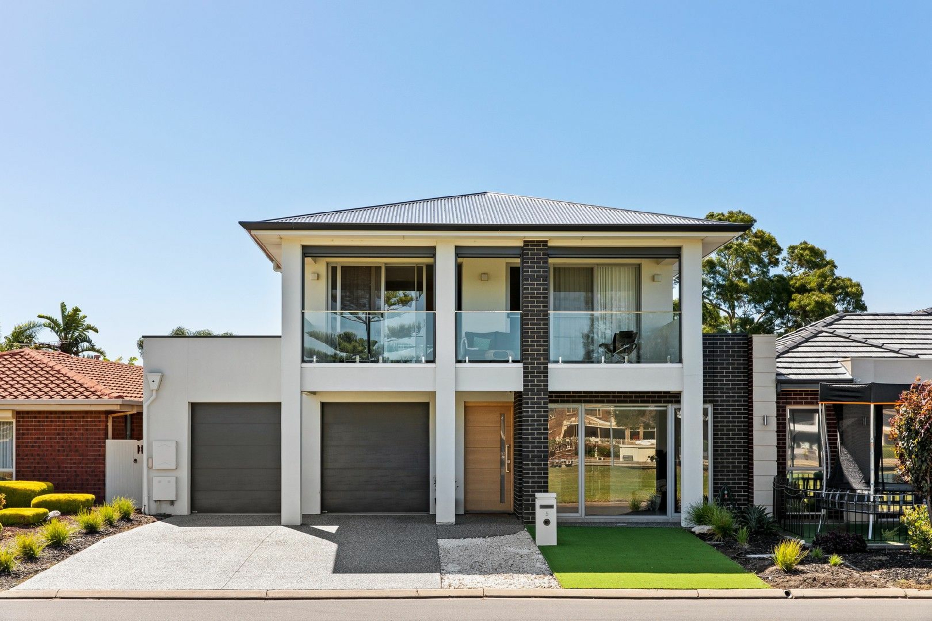 5 Mariners Crescent, WEST LAKES