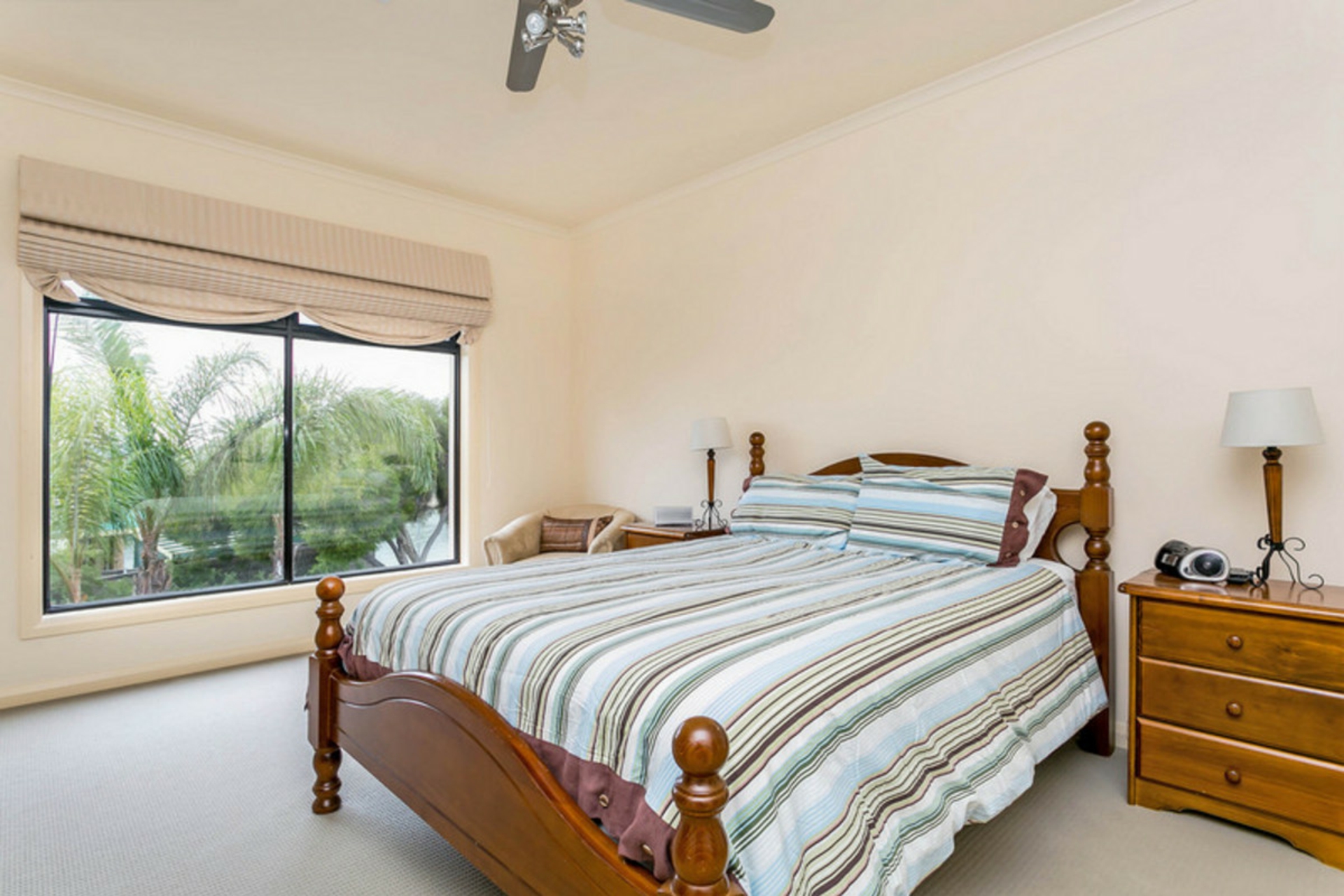 21 Boyd Crescent, WEST LAKES SHORE
