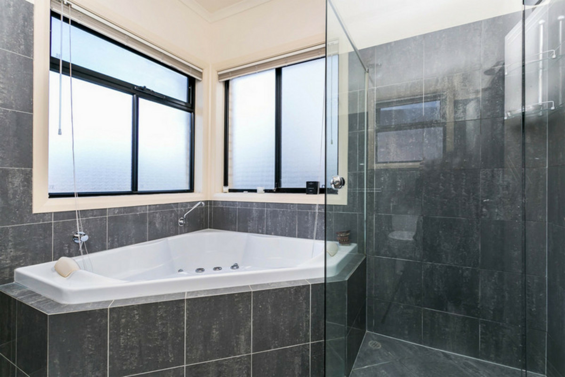 21 Boyd Crescent, WEST LAKES SHORE