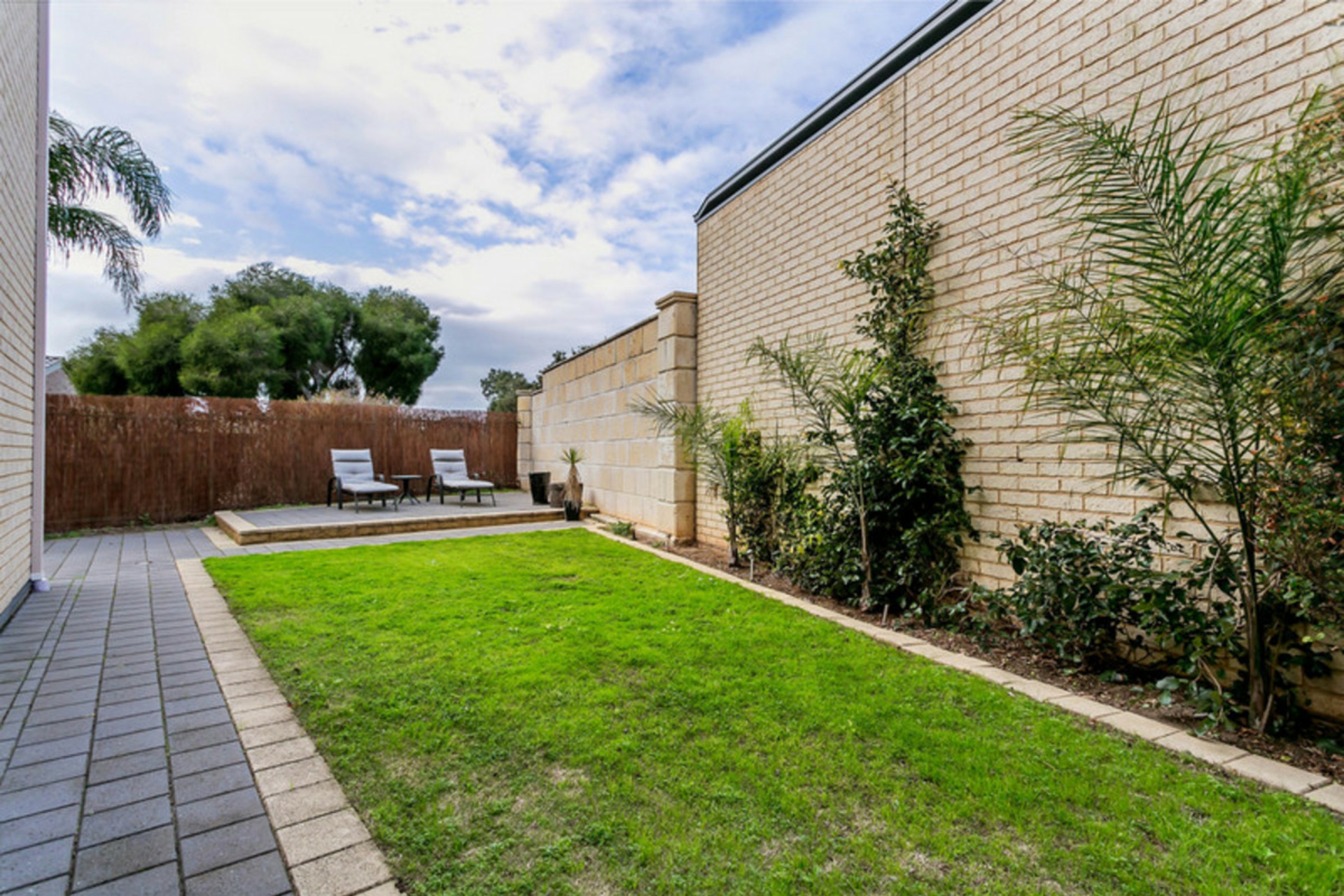 21 Boyd Crescent, WEST LAKES SHORE