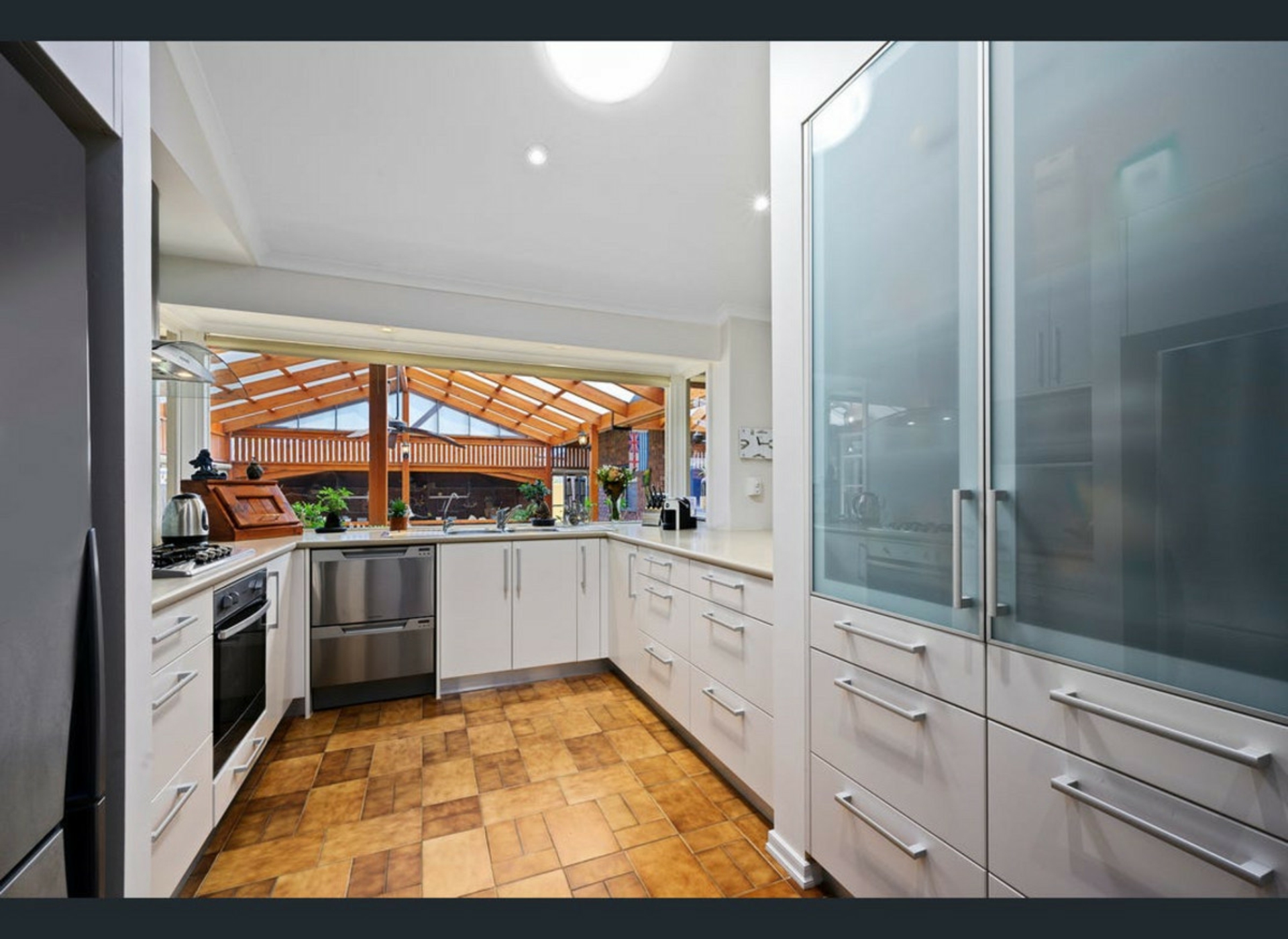 1 Nolan Place, WEST LAKES SHORE