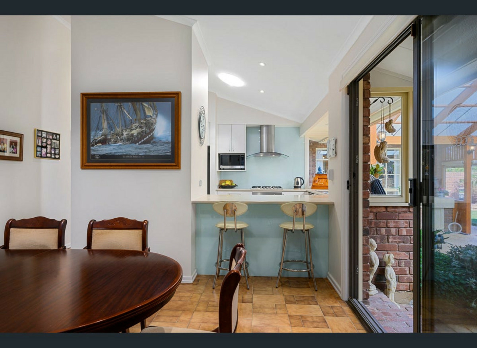 1 Nolan Place, WEST LAKES SHORE
