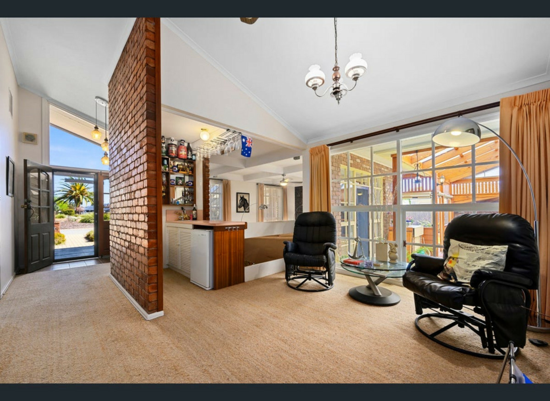 1 Nolan Place, WEST LAKES SHORE