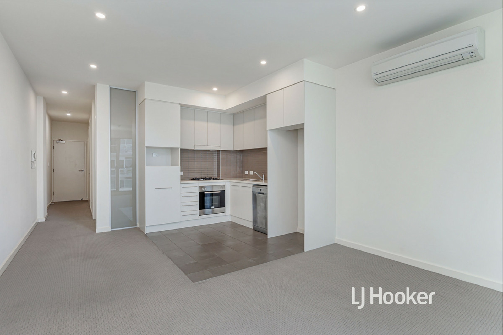 304/2 Tarni Court, NEW PORT