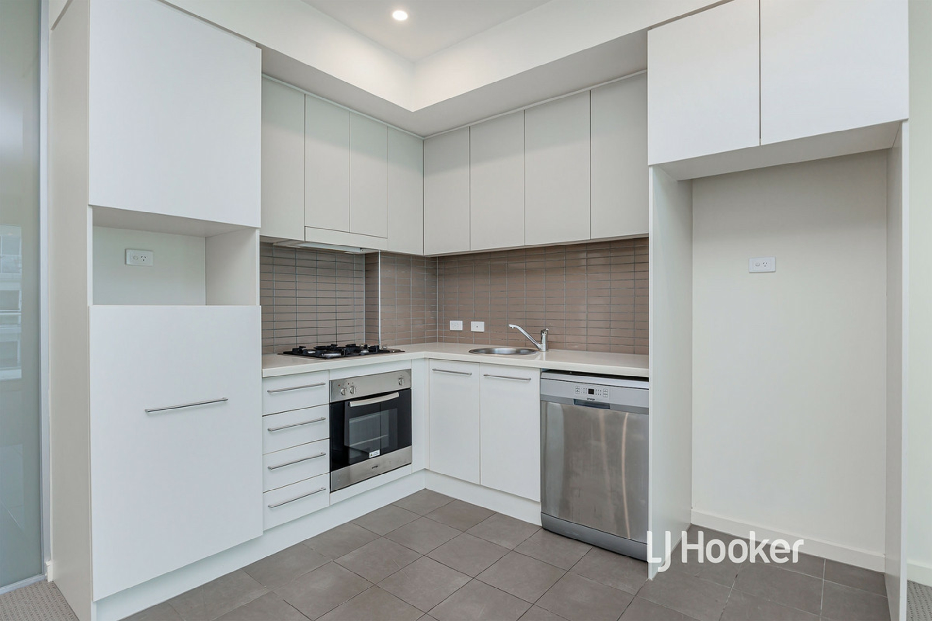 304/2 Tarni Court, NEW PORT