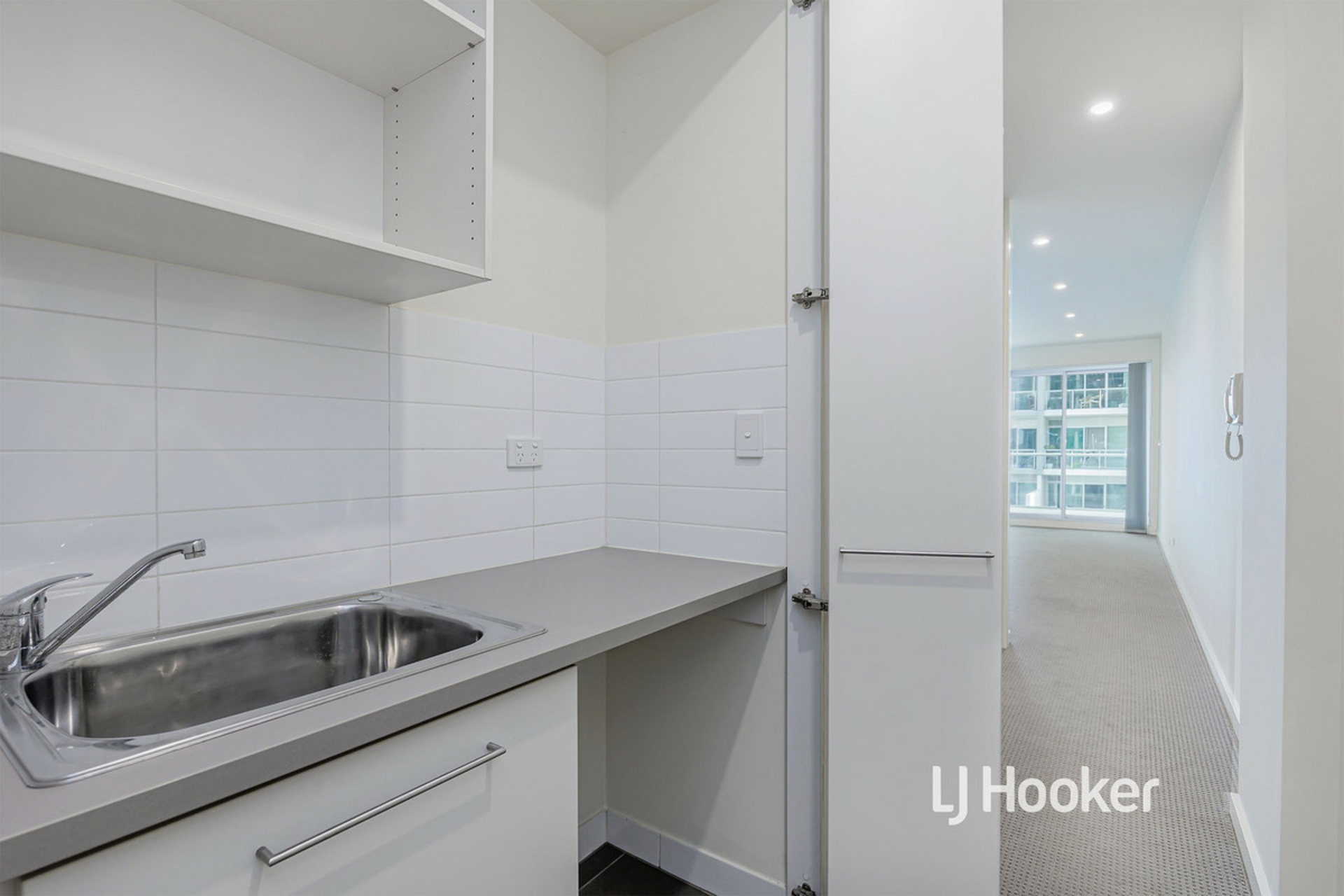 304/2 Tarni Court, NEW PORT