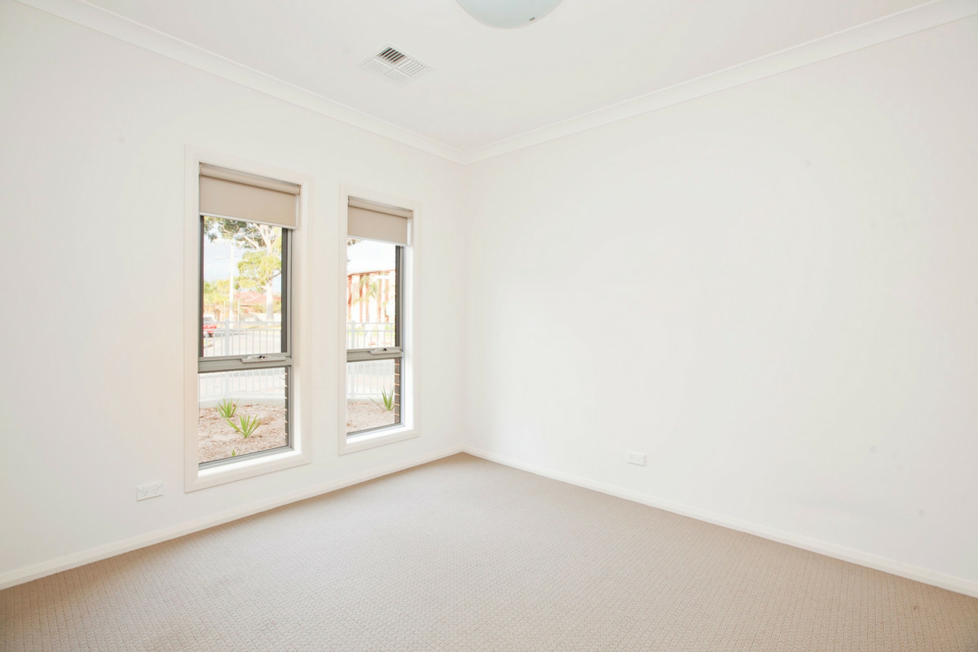 16 Osborne Street, ALBERT PARK