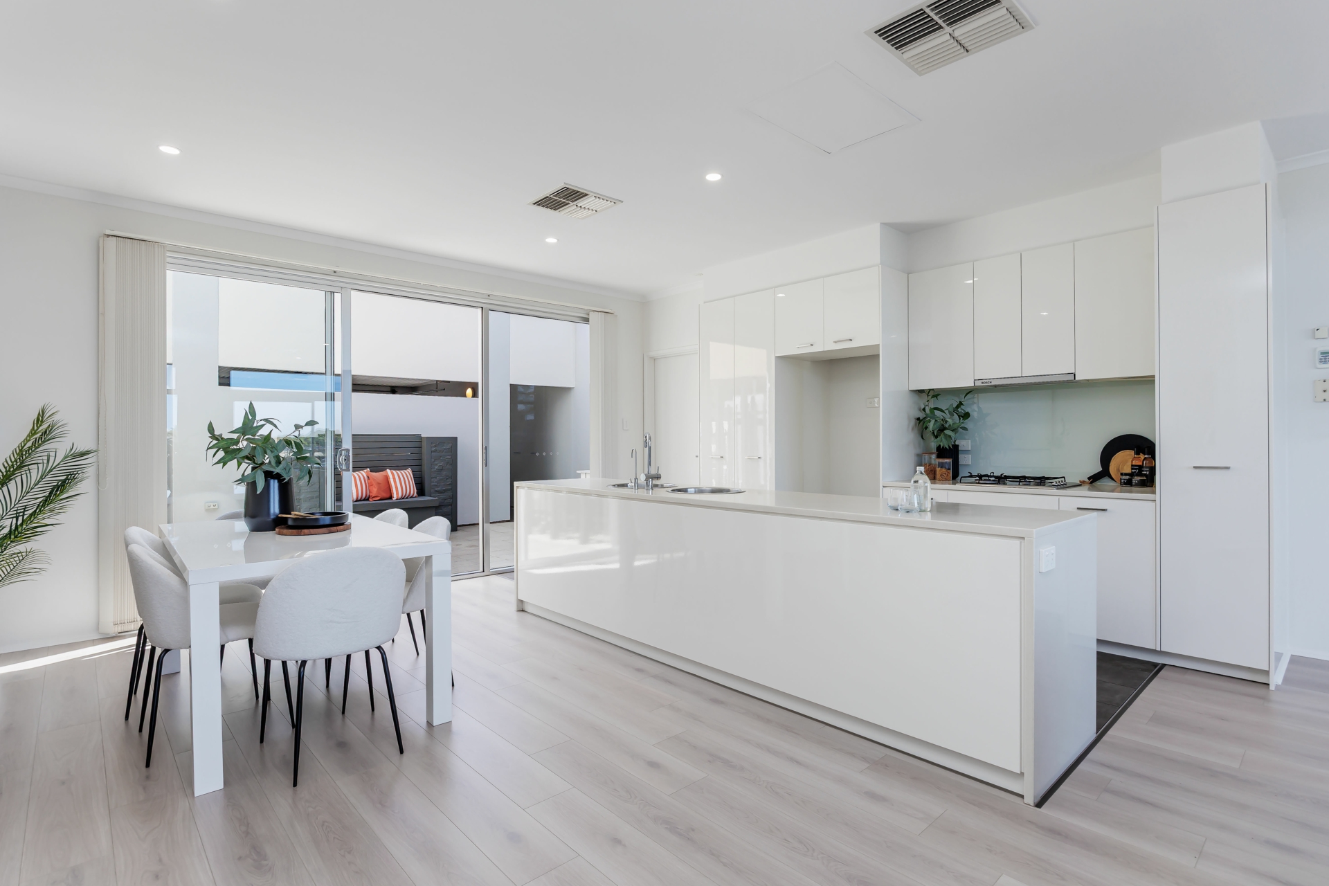 5 Karra Cove, NEW PORT