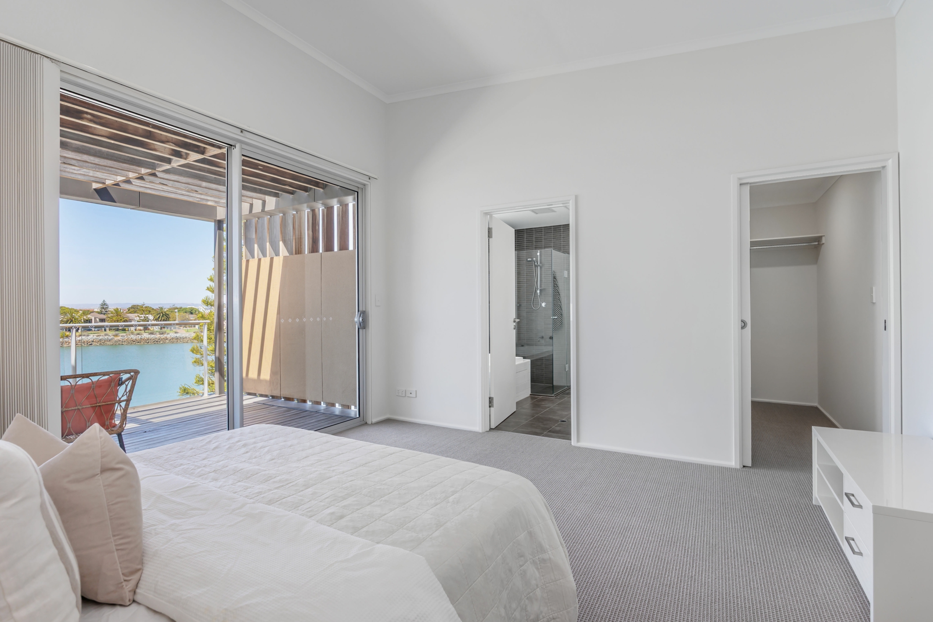 5 Karra Cove, NEW PORT
