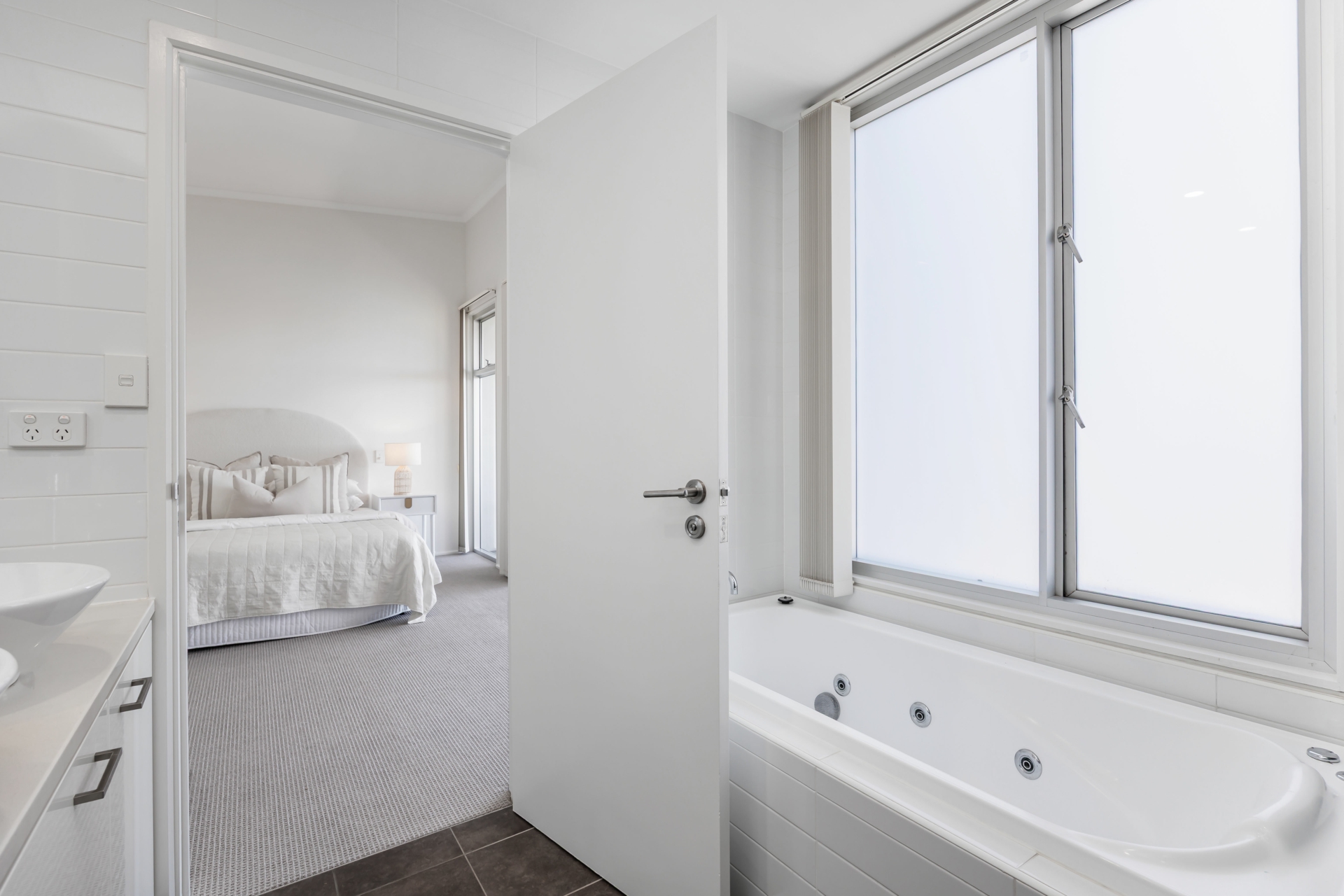 5 Karra Cove, NEW PORT