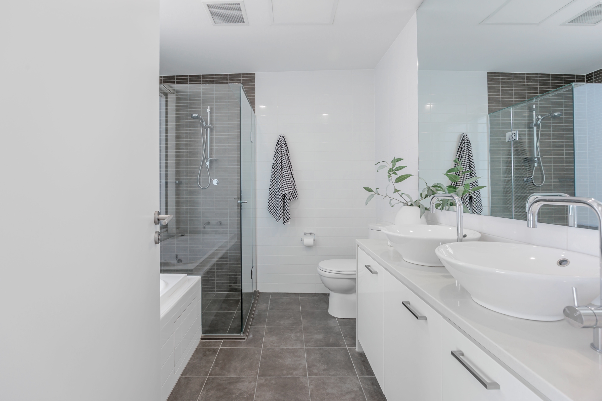 5 Karra Cove, NEW PORT