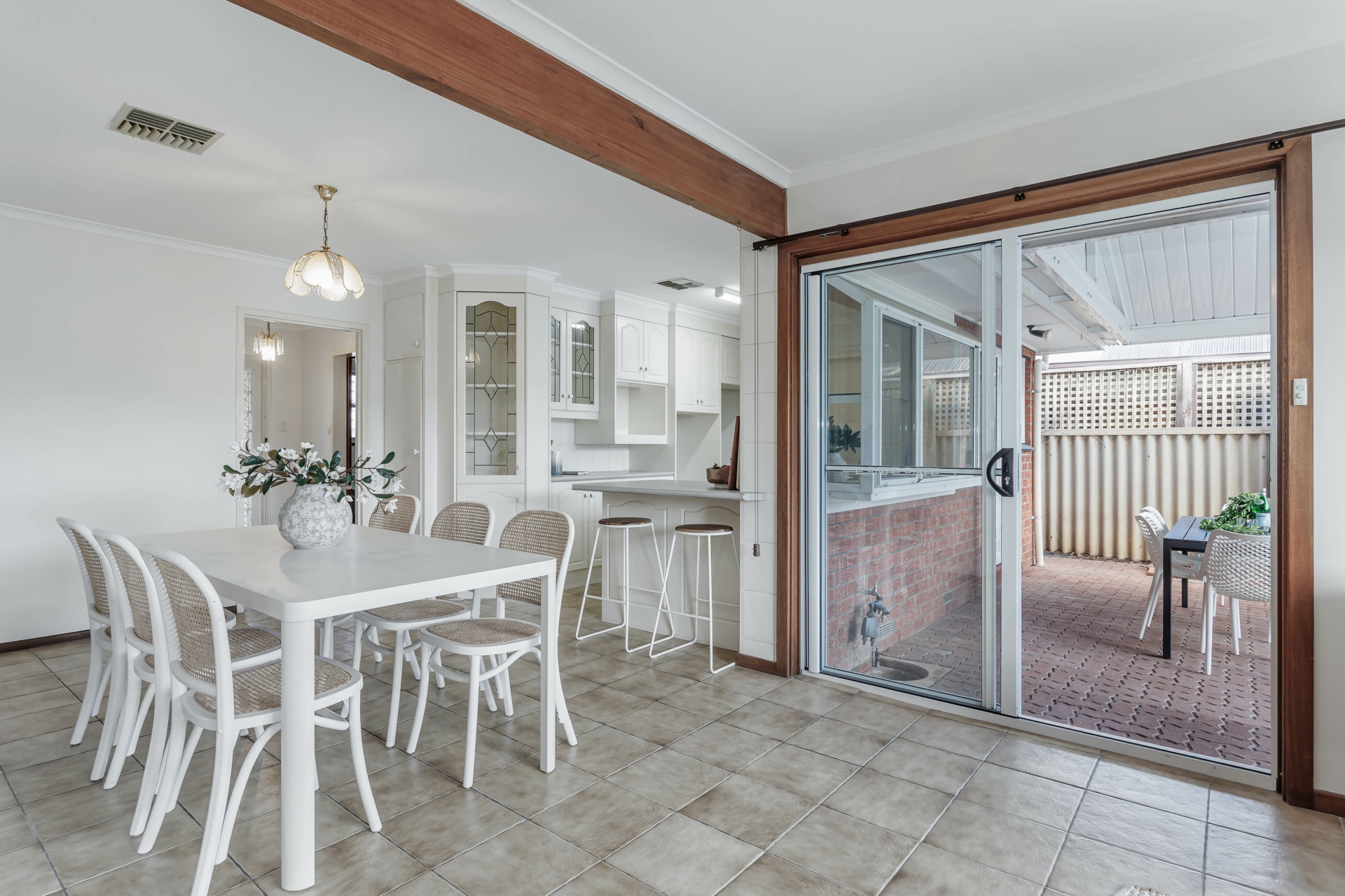 4 Santiago Street, WEST LAKES SHORE
