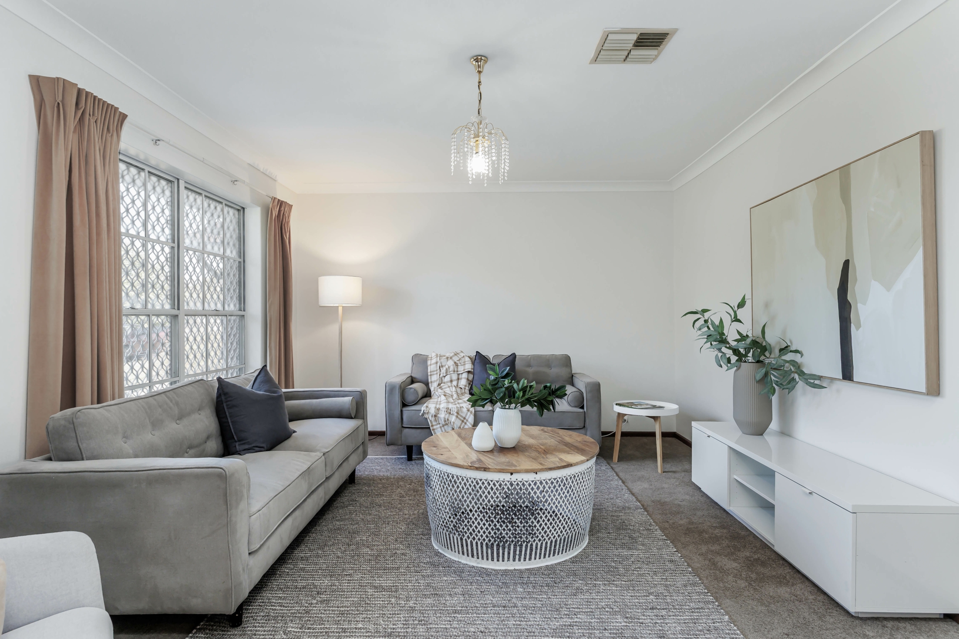 4 Santiago Street, WEST LAKES SHORE