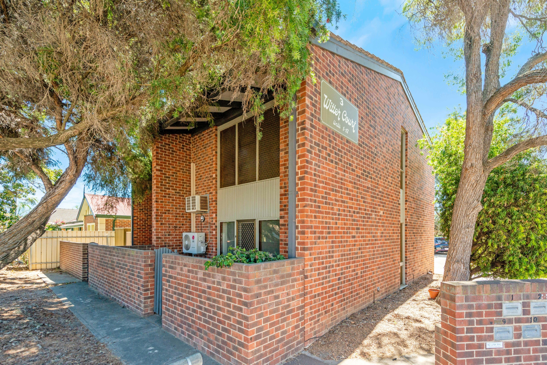 2 / 3 Witter Place, BROOKLYN PARK
