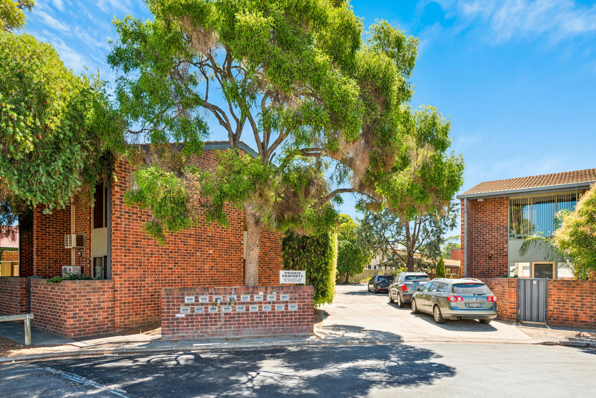 2 / 3 Witter Place, BROOKLYN PARK
