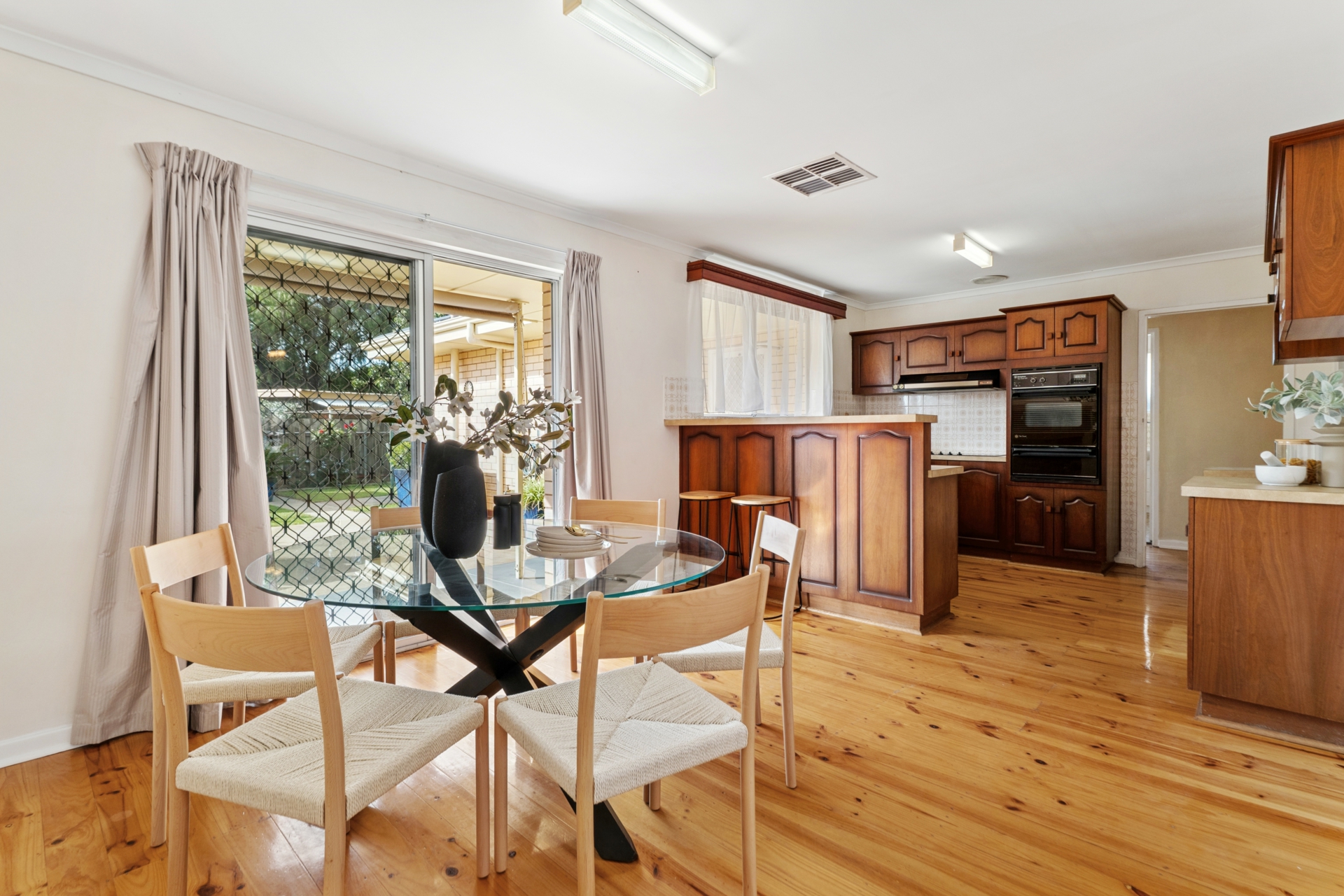 6 Katcomba Court, WEST LAKES