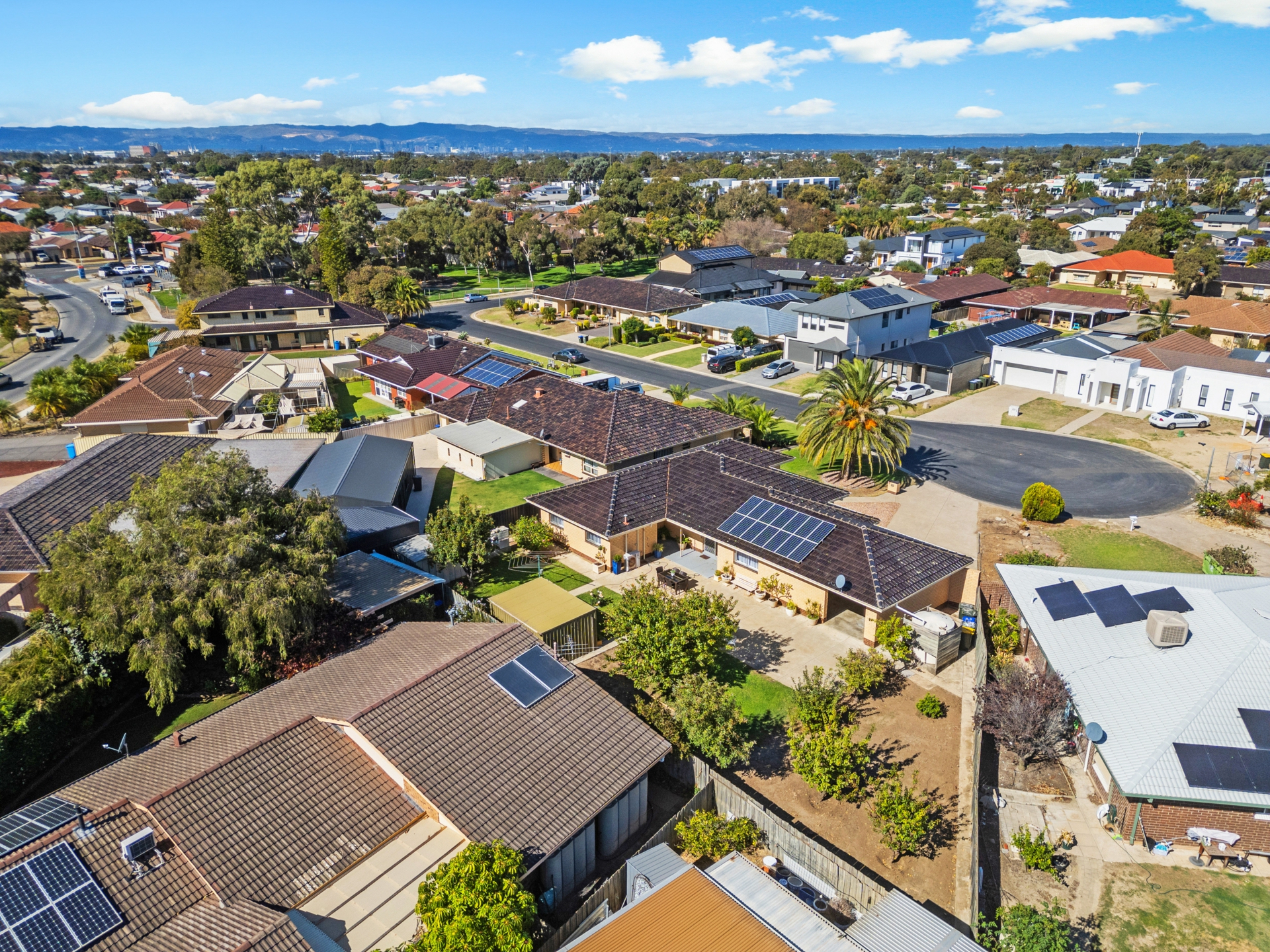 6 Katcomba Court, WEST LAKES