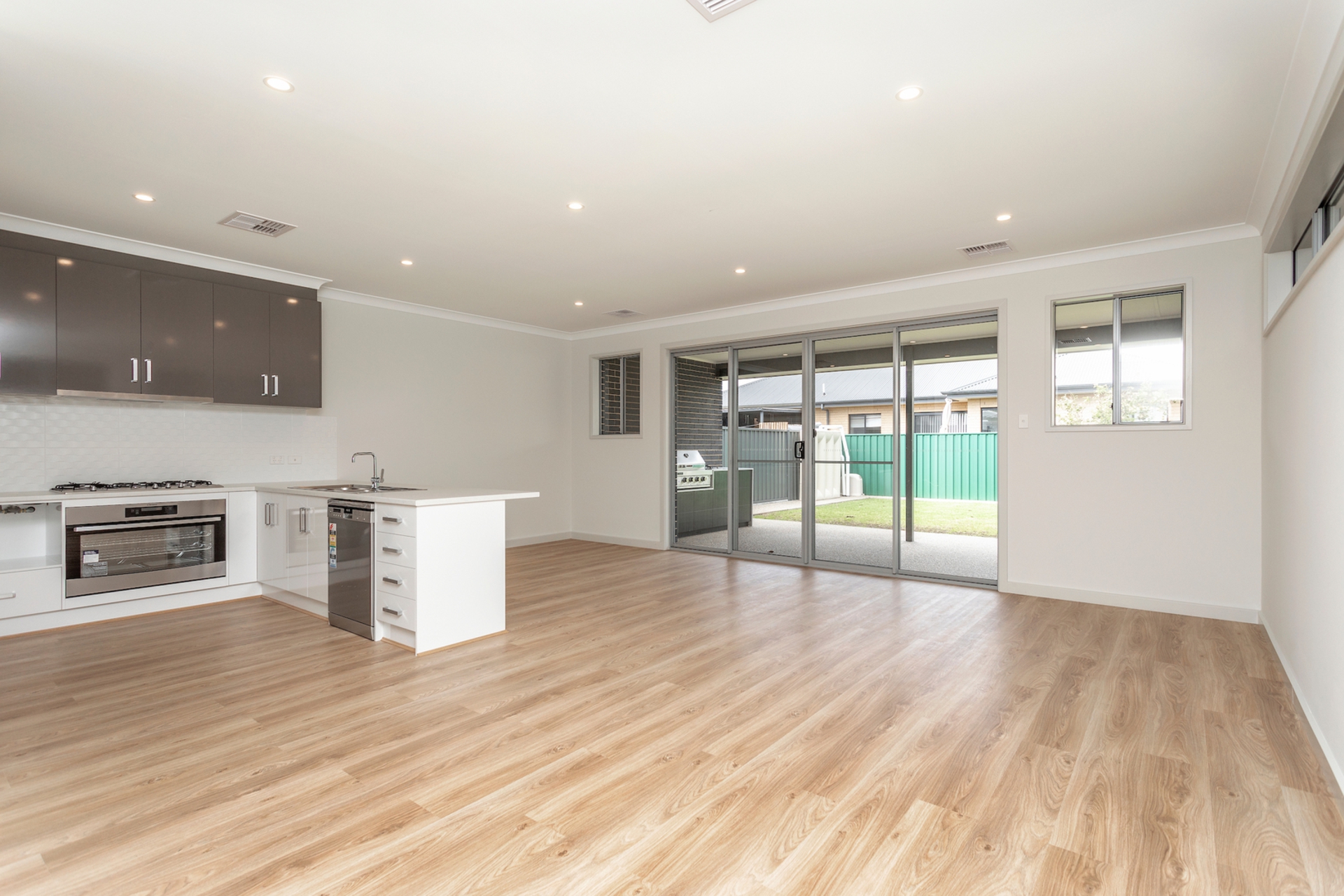4 Levistone Street, SEATON