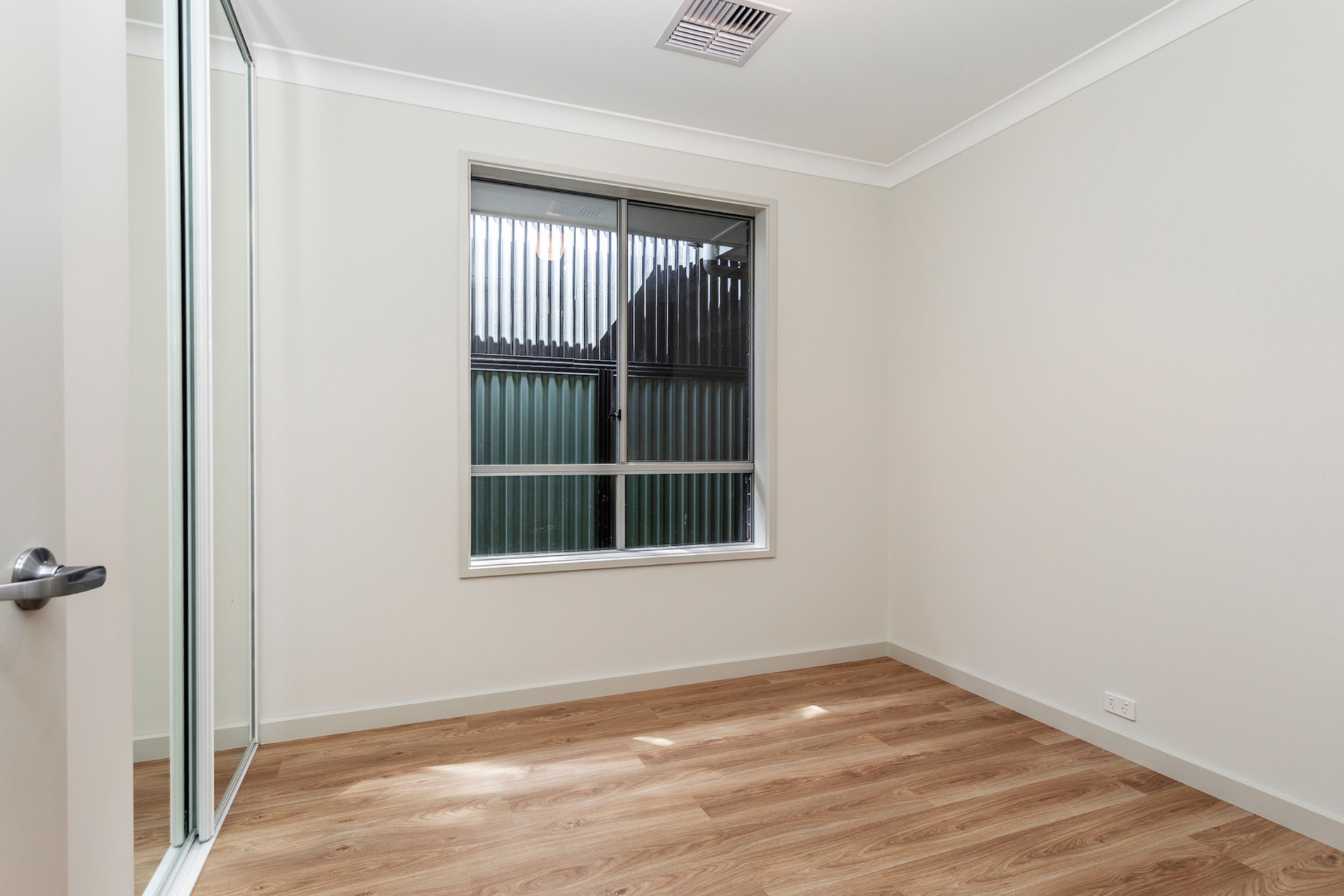 4 Levistone Street, SEATON