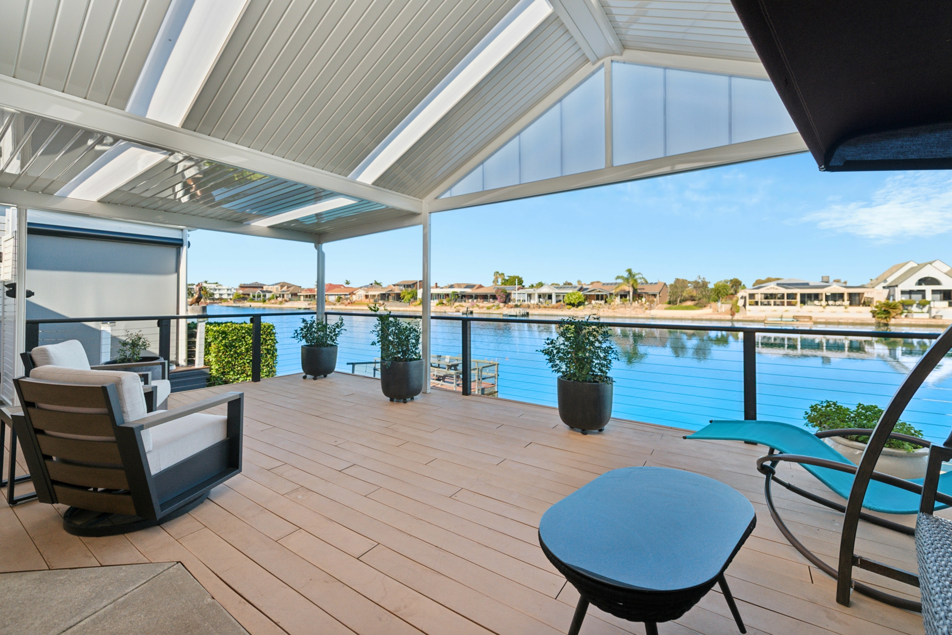 2/8 Hansen Court, WEST LAKES SHORE