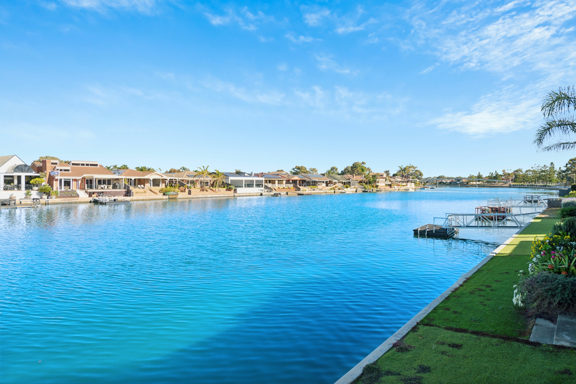 2/8 Hansen Court, WEST LAKES SHORE