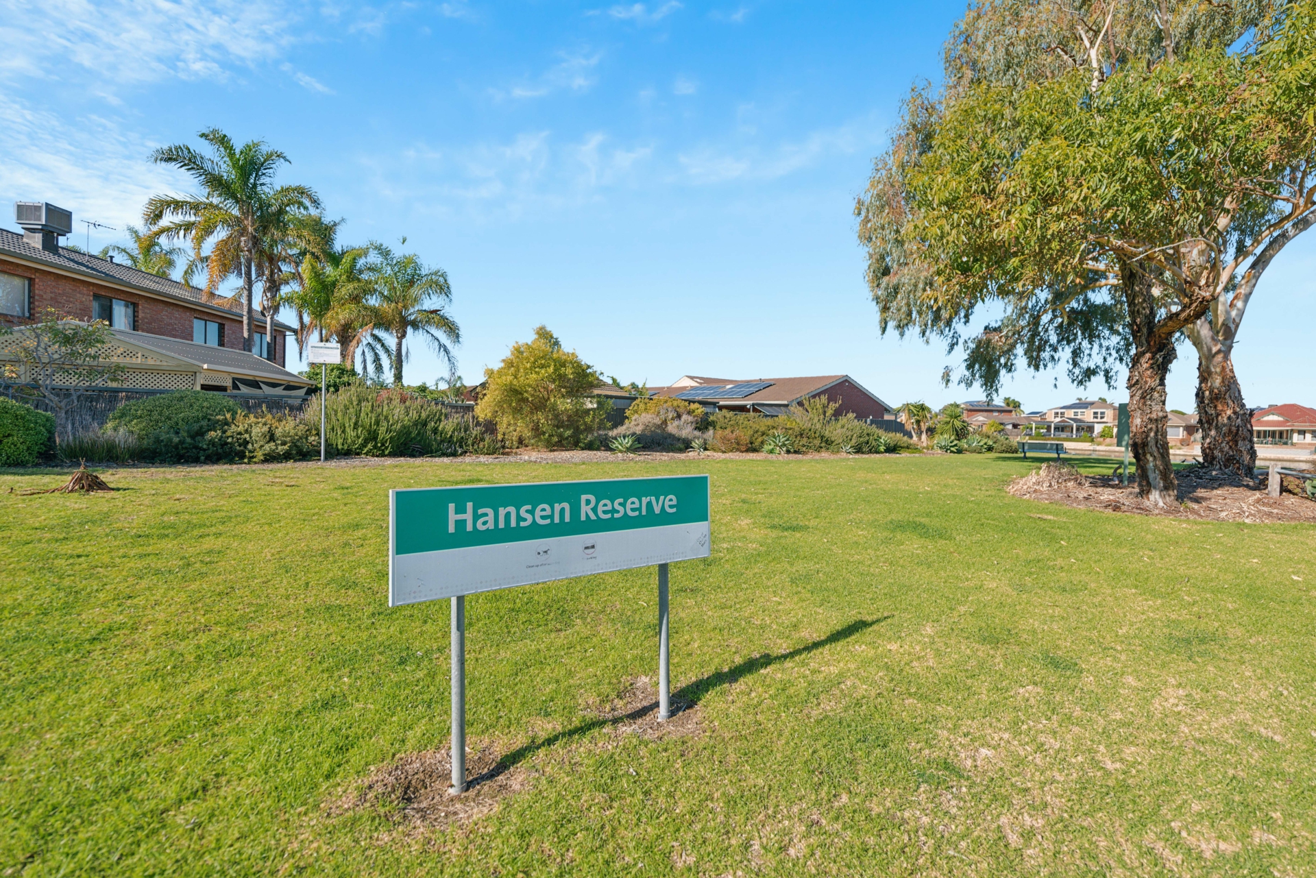 2/8 Hansen Court, WEST LAKES SHORE