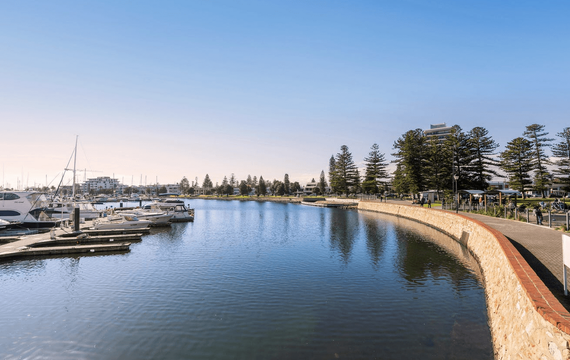 11/33 North Esplanade, GLENELG NORTH