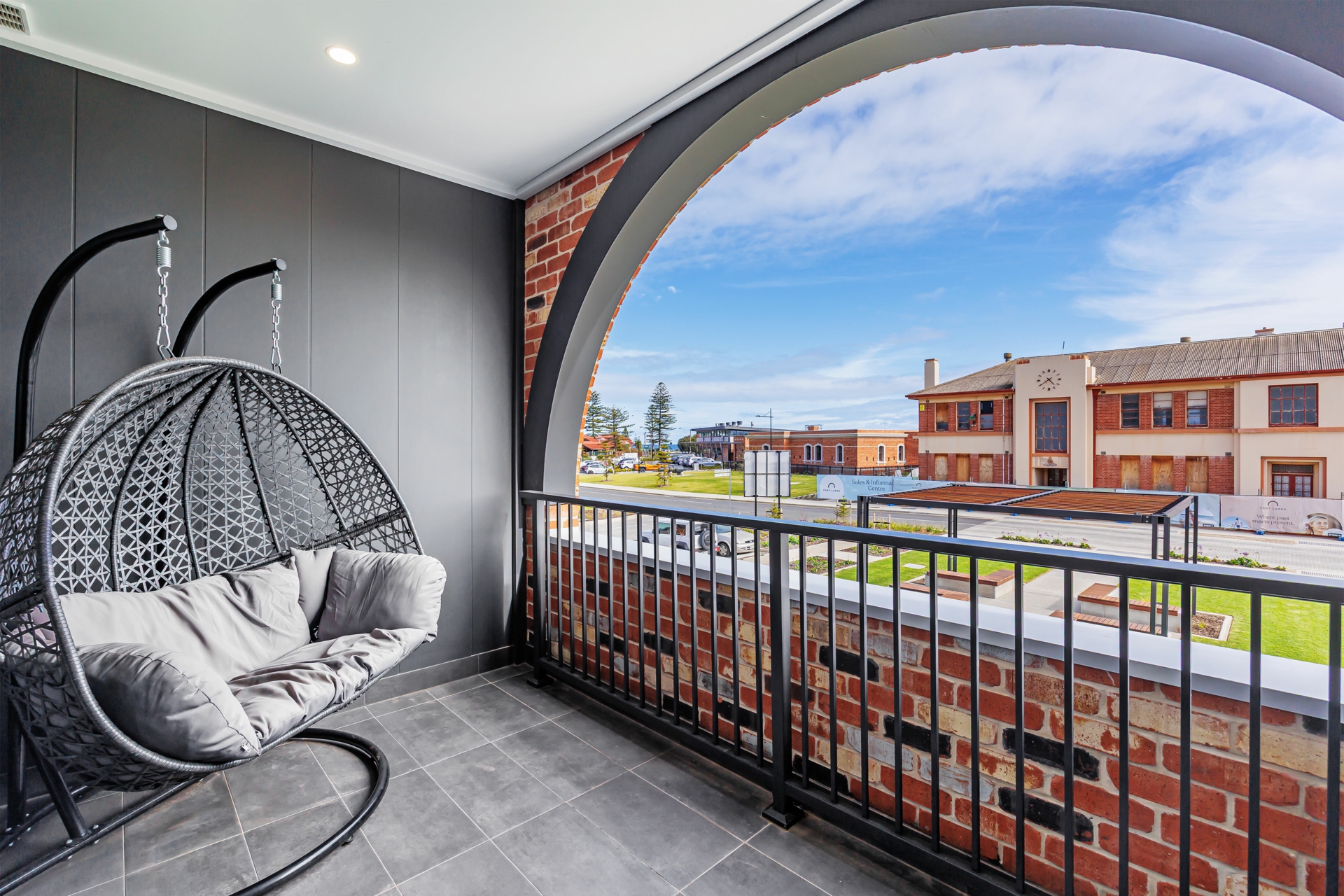27 Fort Largs Boulevard, TAPEROO