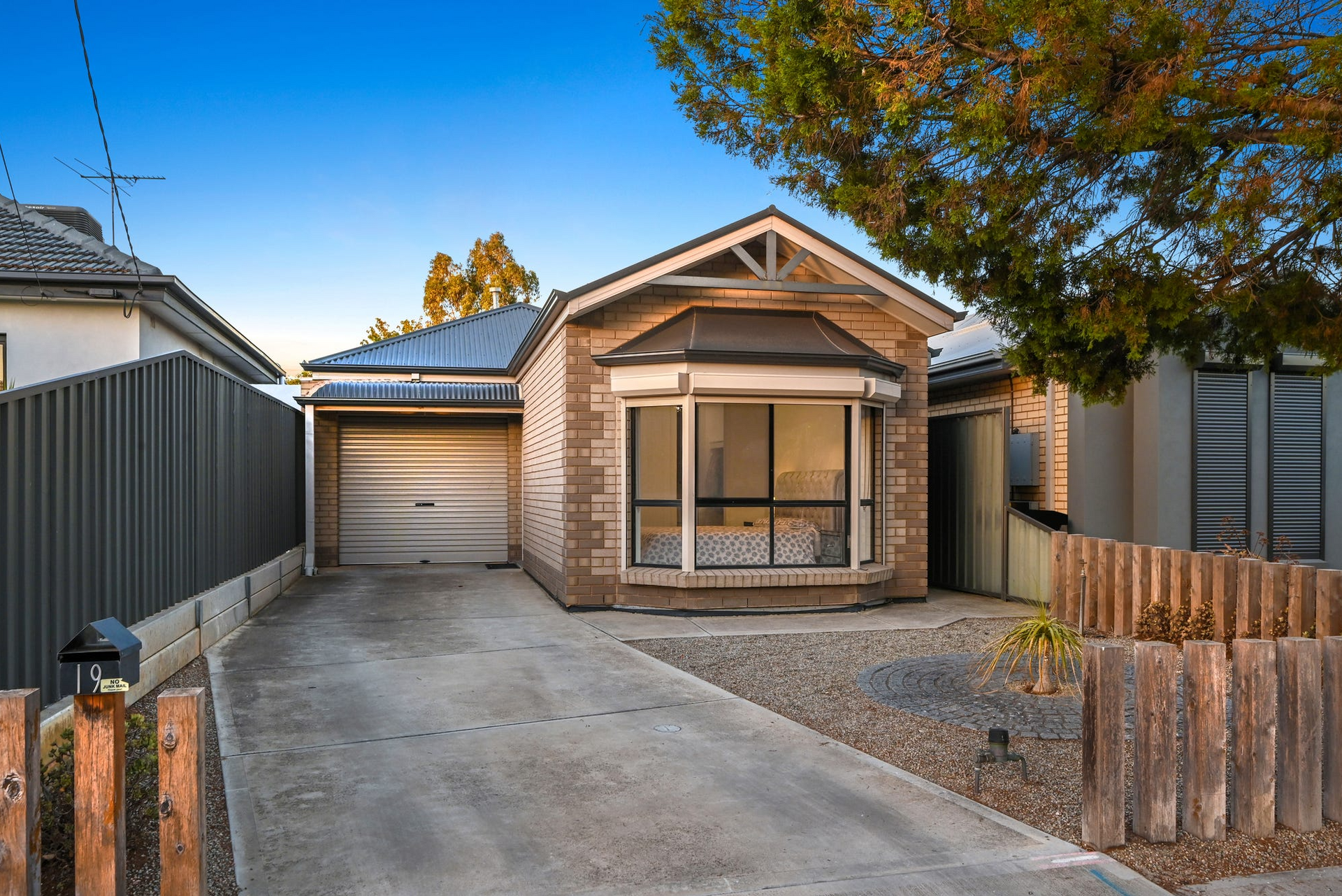 19 Warwick Street, Largs North