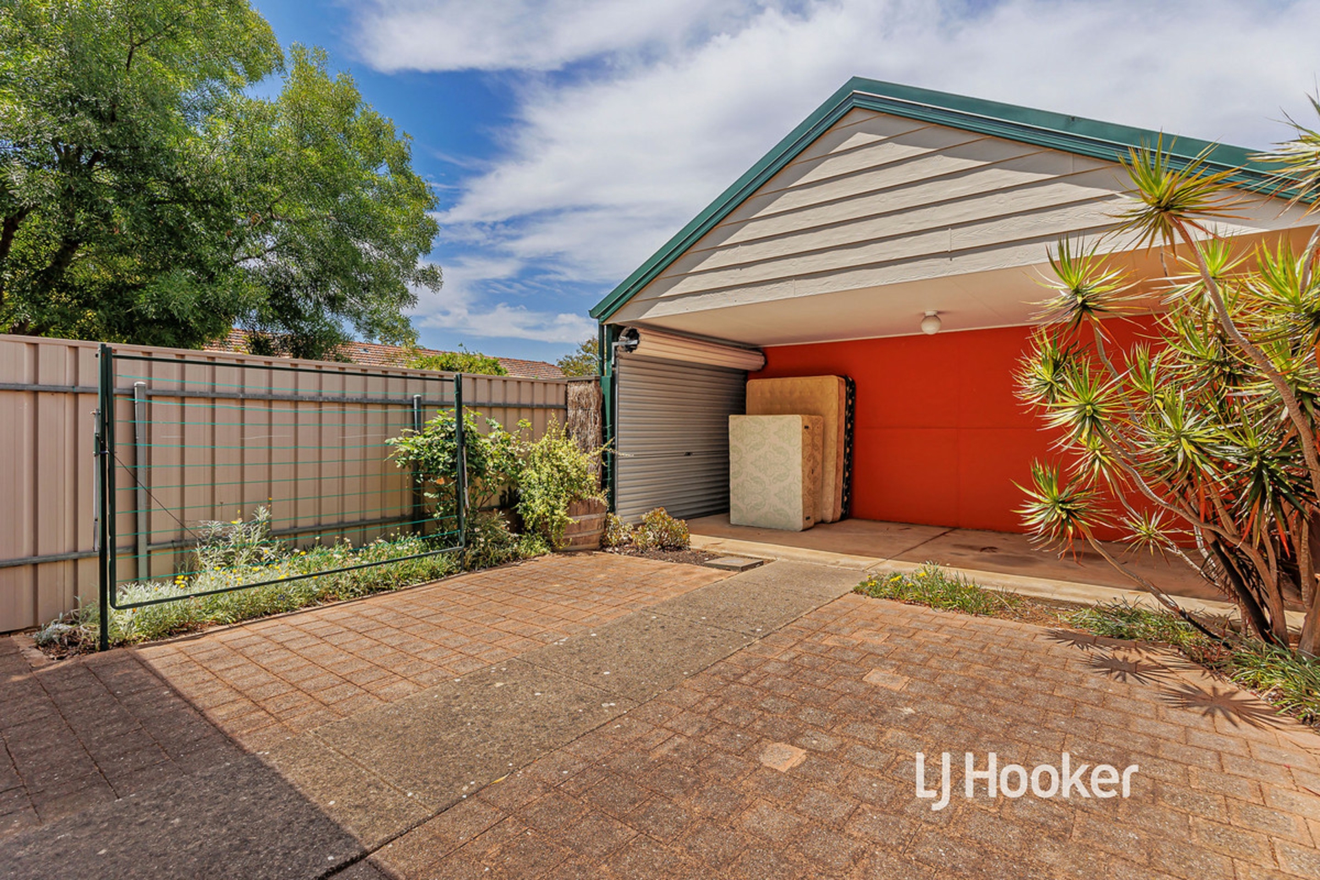 1/20 Sixth Avenue, Ascot Park