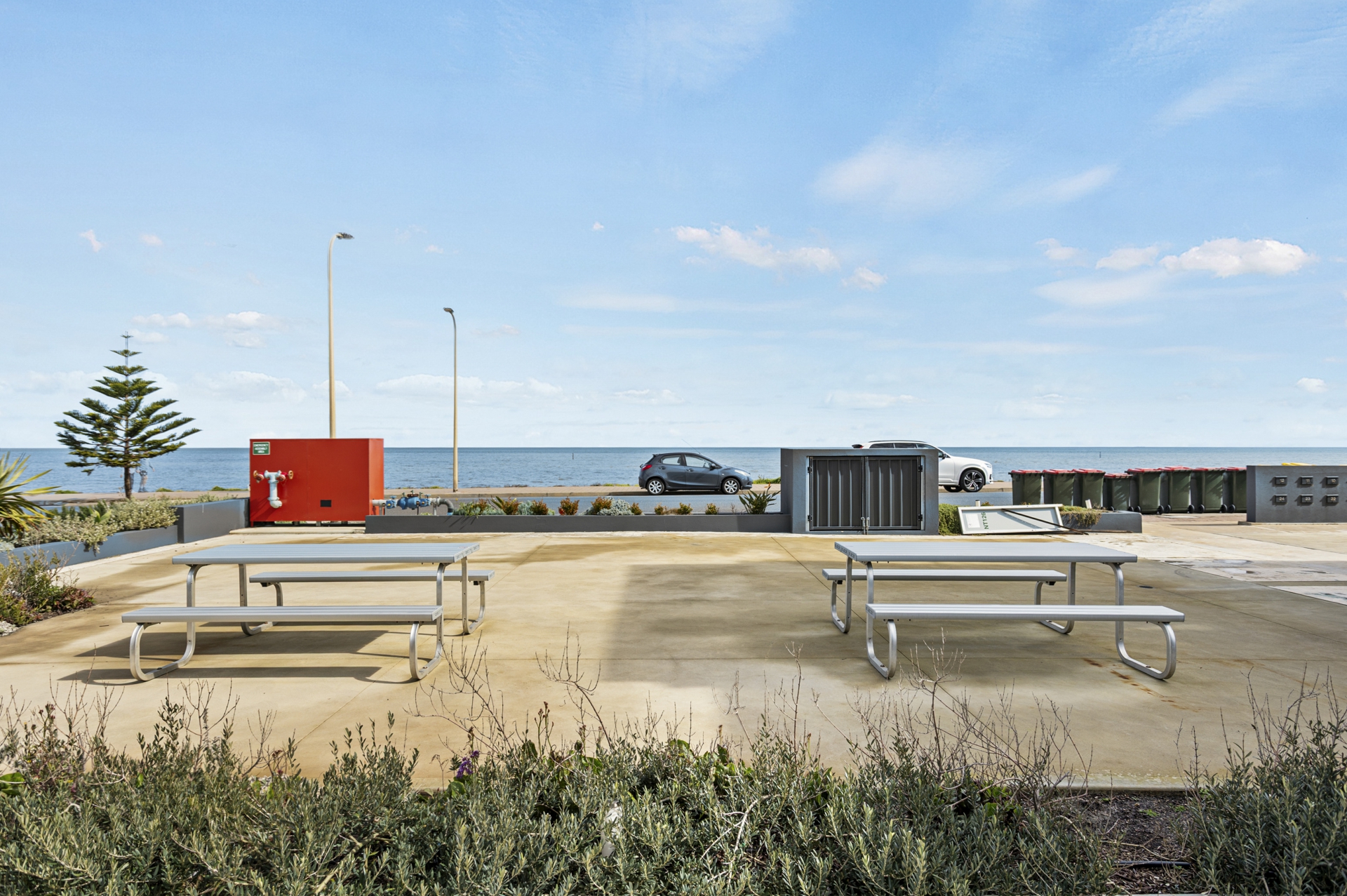 13/33 North Esplanade — photo 11 of 14