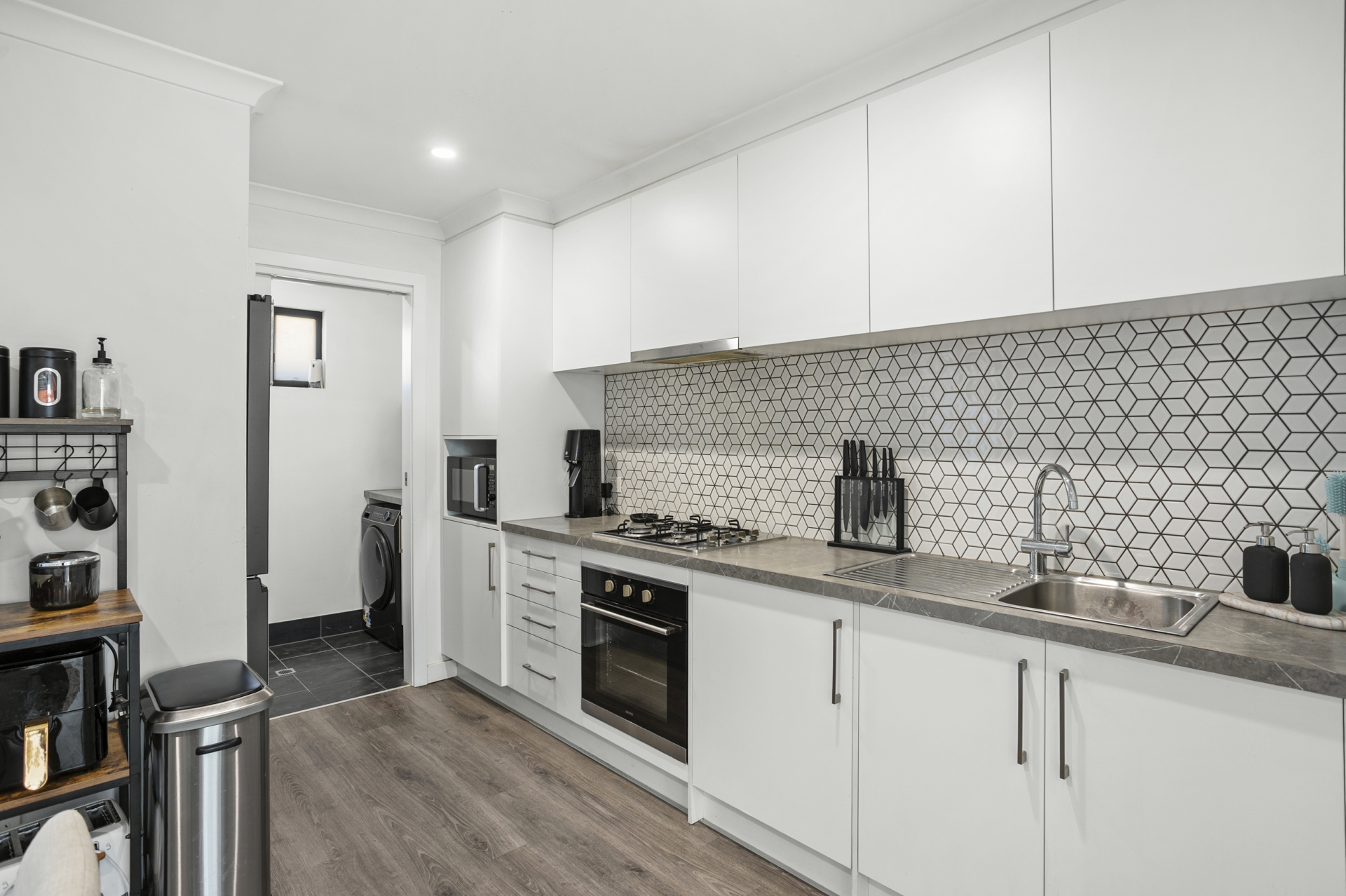 5/33 Tapleys Hill Road — photo 4 of 16