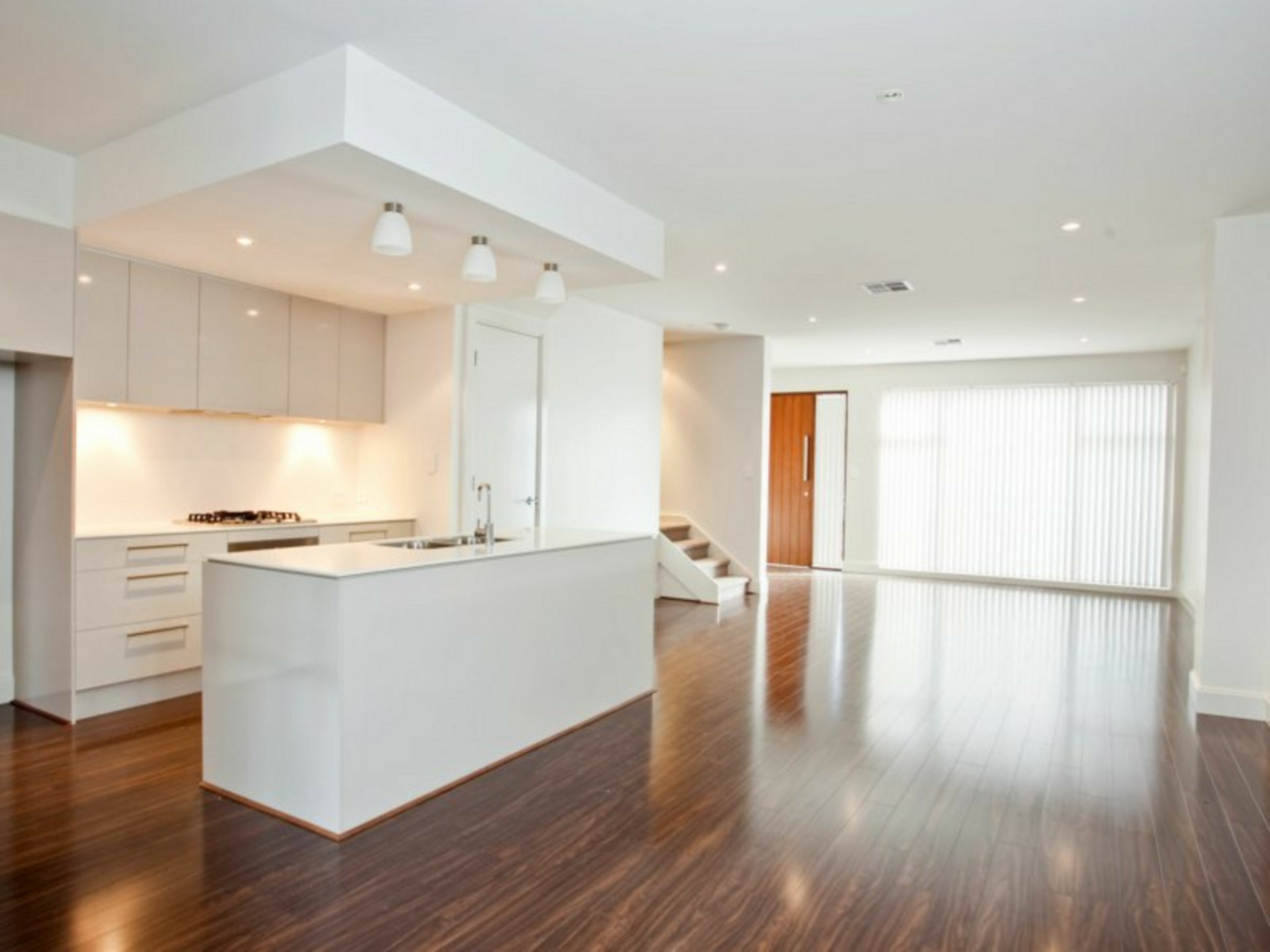 7 Reid Street — photo 2 of 10