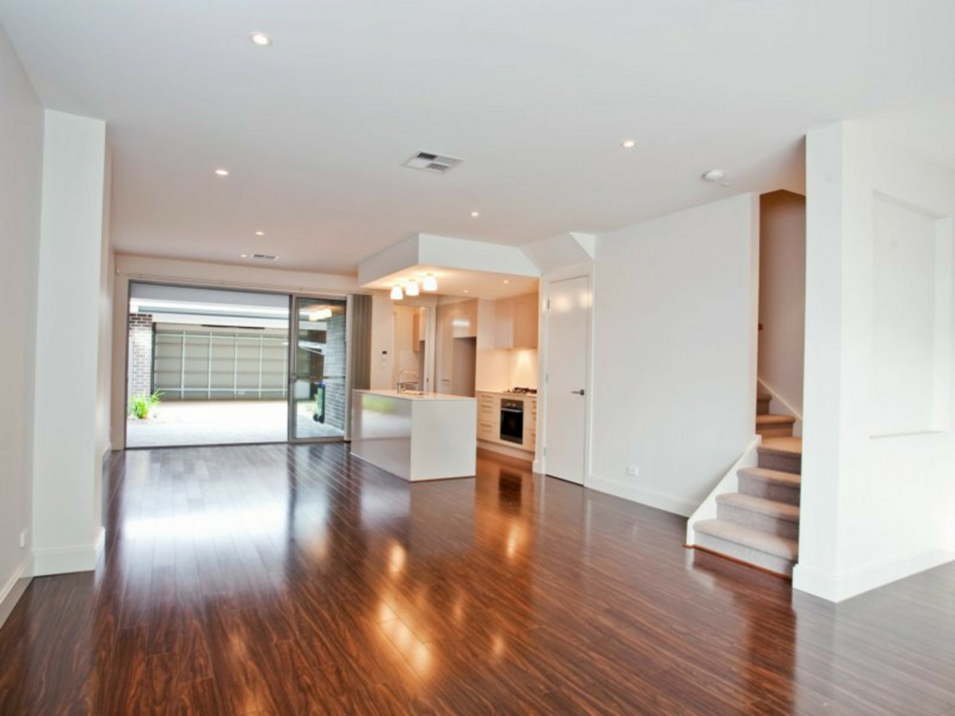 7 Reid Street — photo 3 of 10