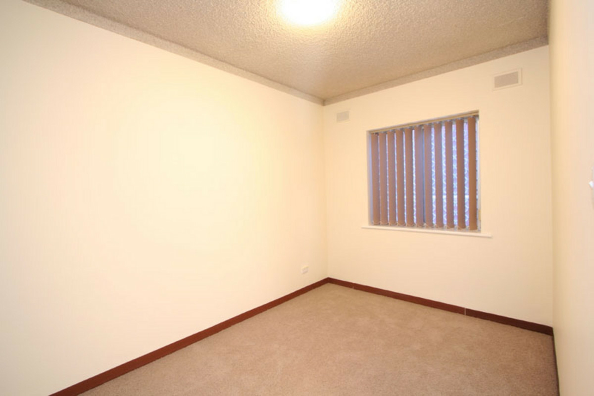 2/576 Seaview Road — photo 8 of 12