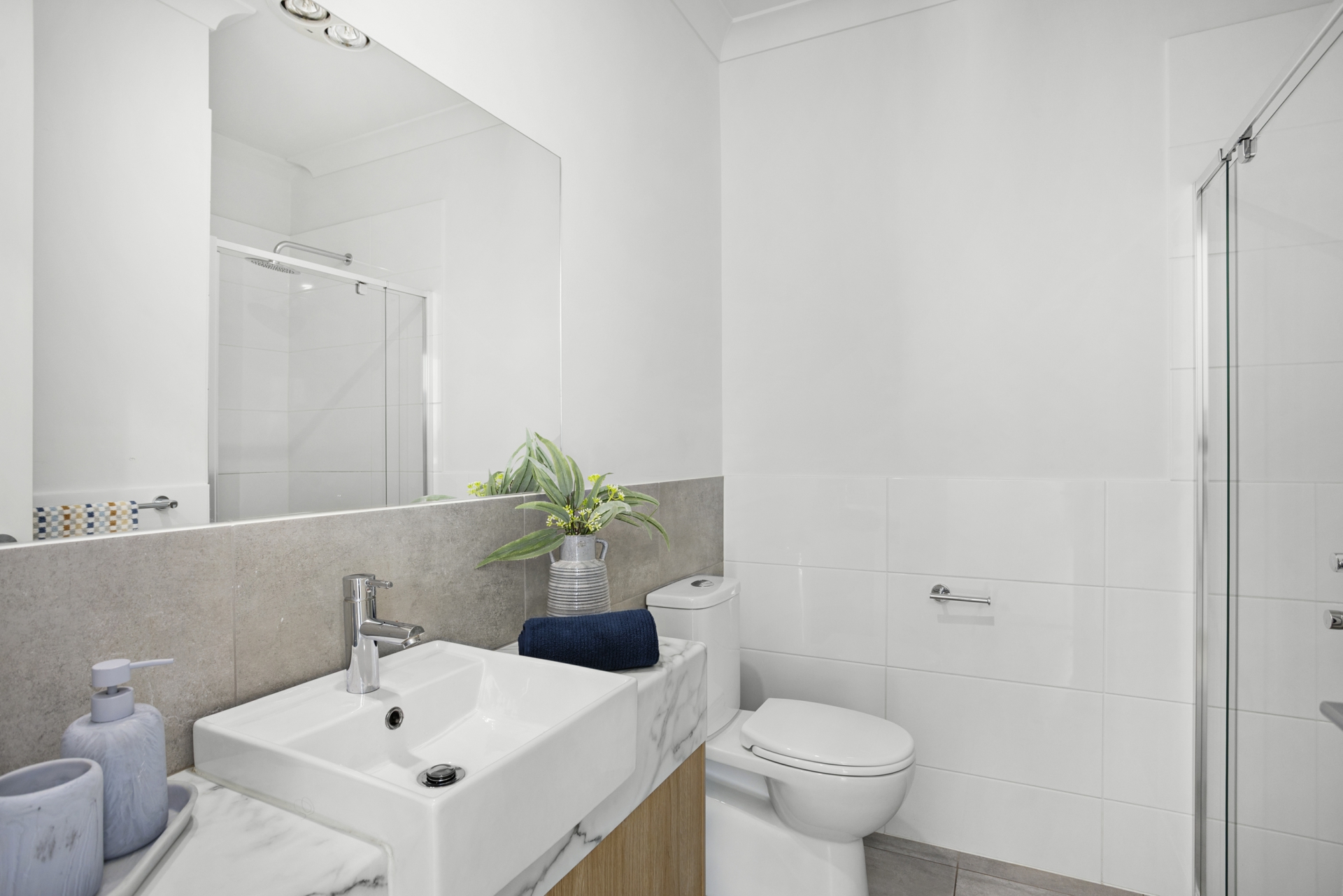 28 Lewis Crescent — photo 10 of 18