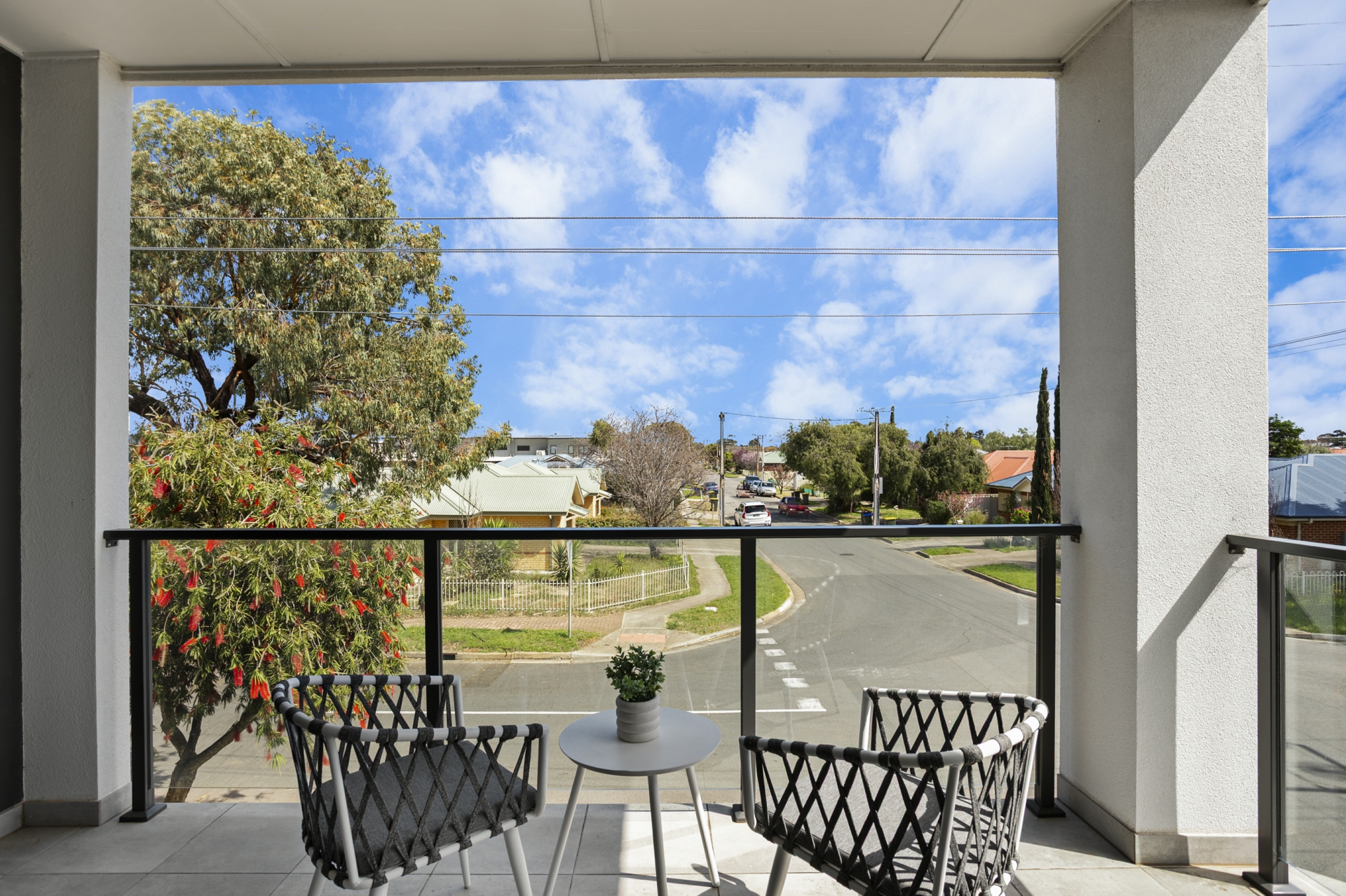 28 Lewis Crescent — photo 14 of 18