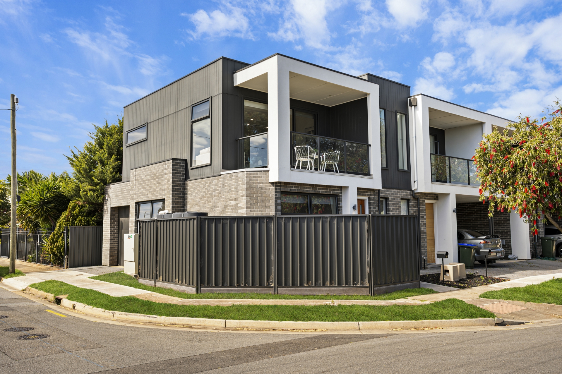 28 Lewis Crescent — photo 15 of 18