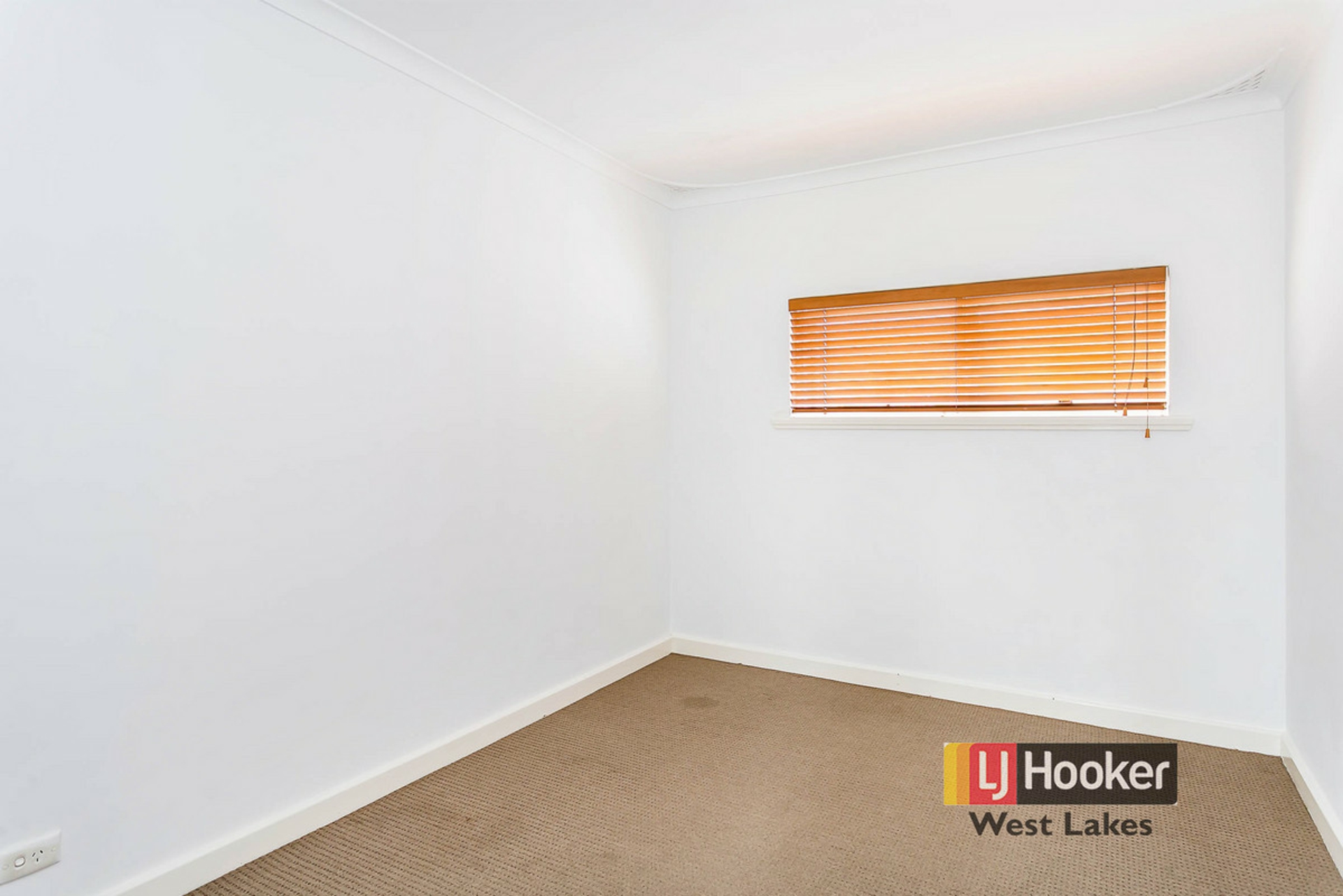 1/2 Rockingham Street — photo 10 of 13