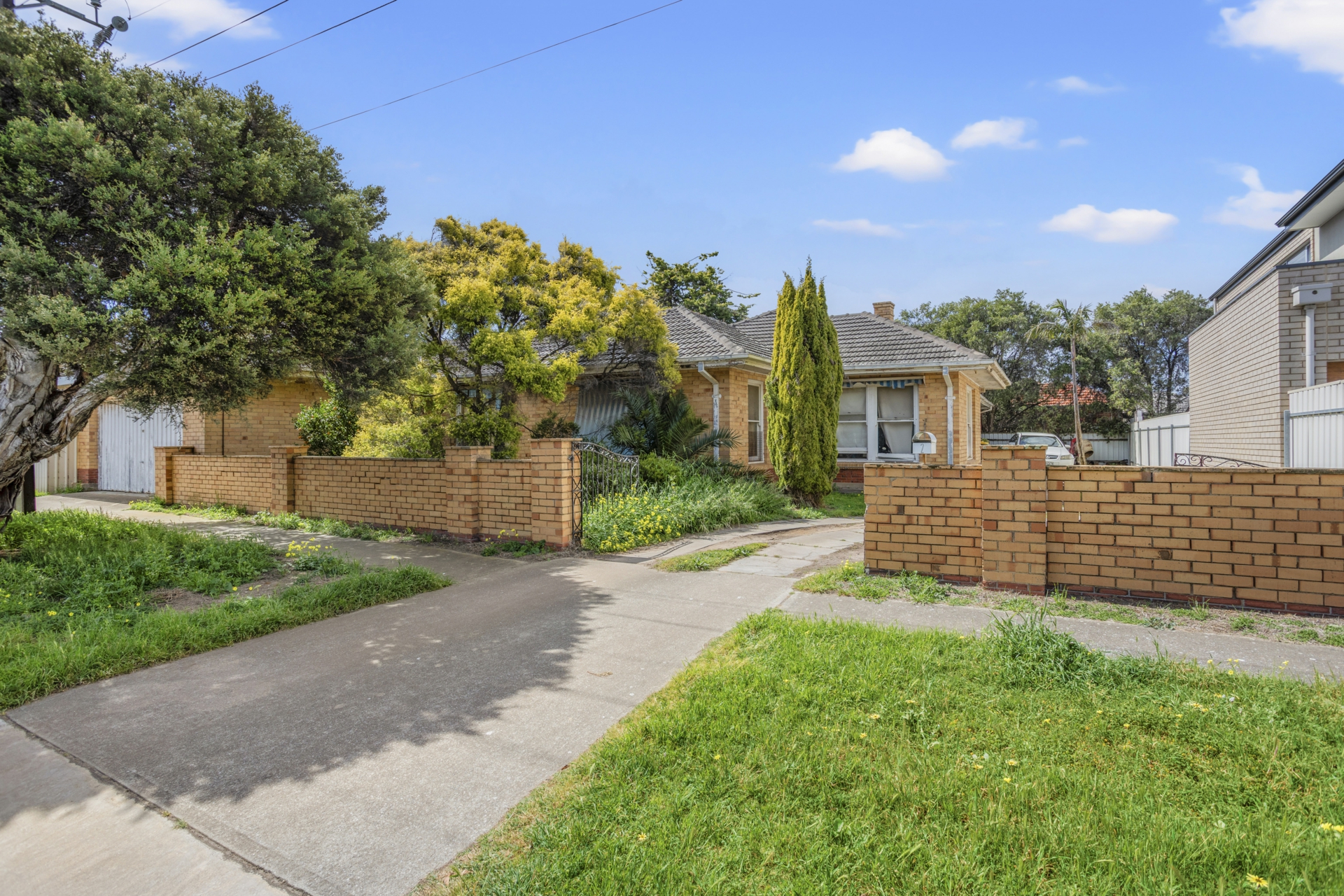 2 View Avenue — photo 3 of 17